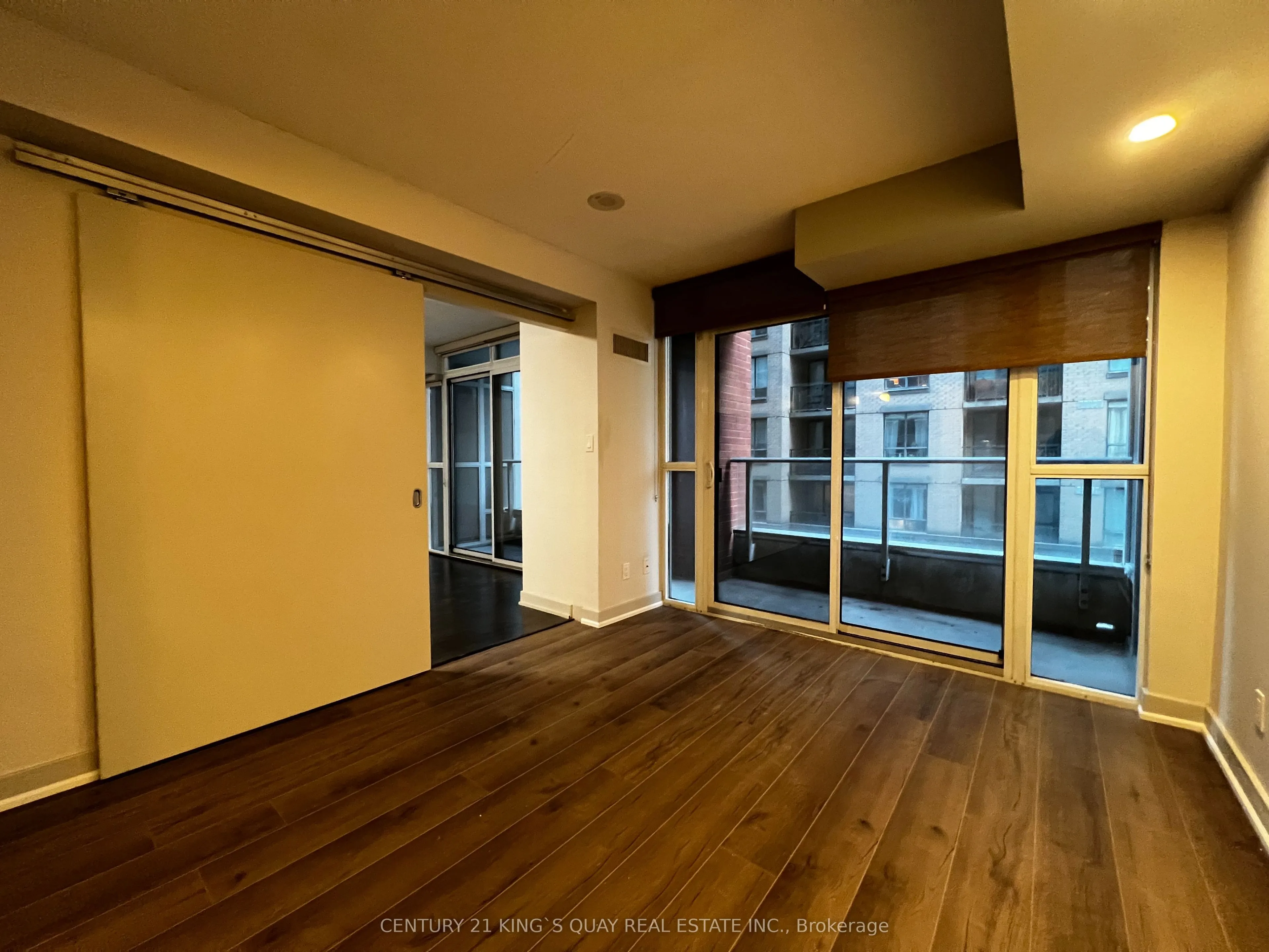126 Simcoe Street, #407