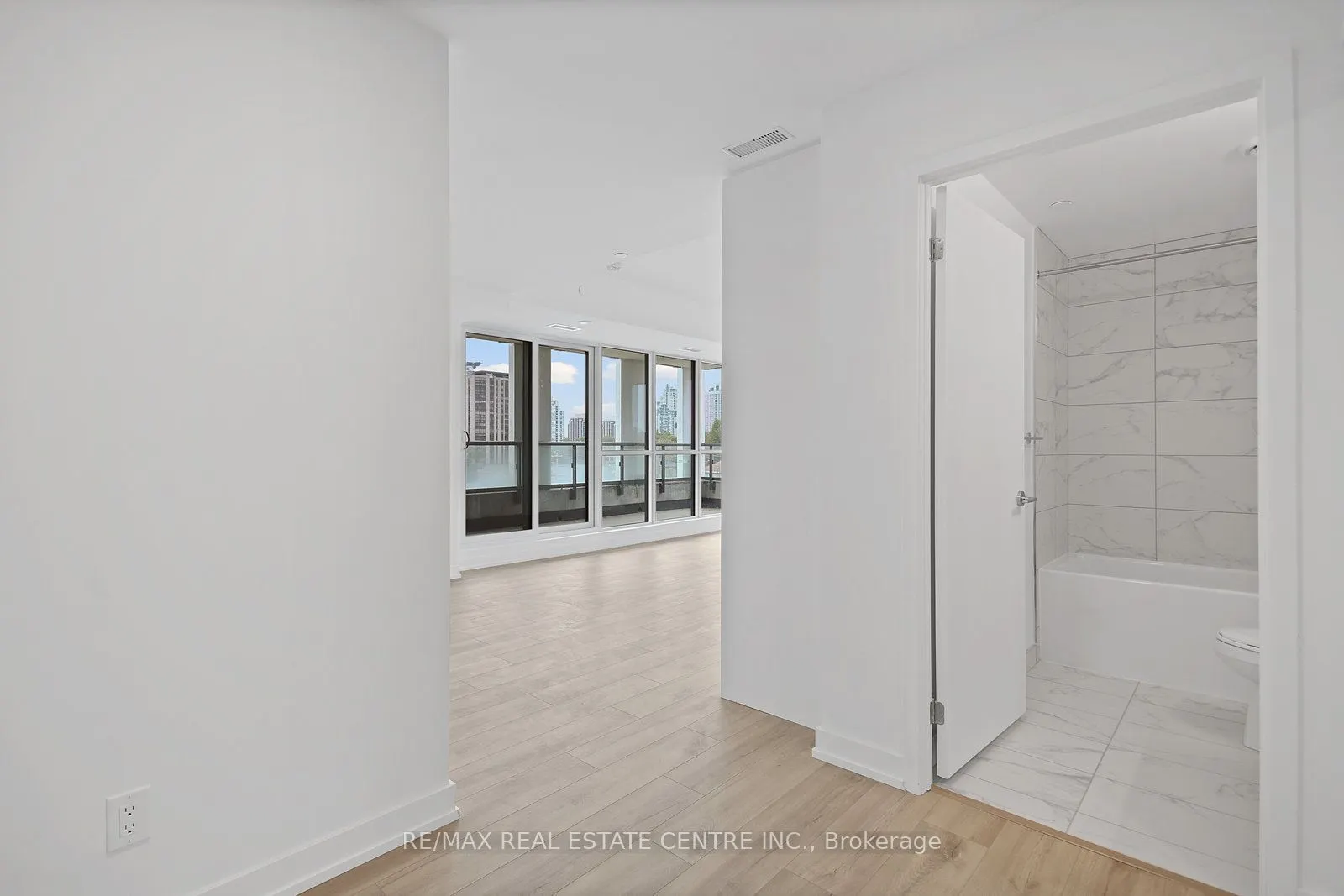 181 Sheppard Avenue E, #424