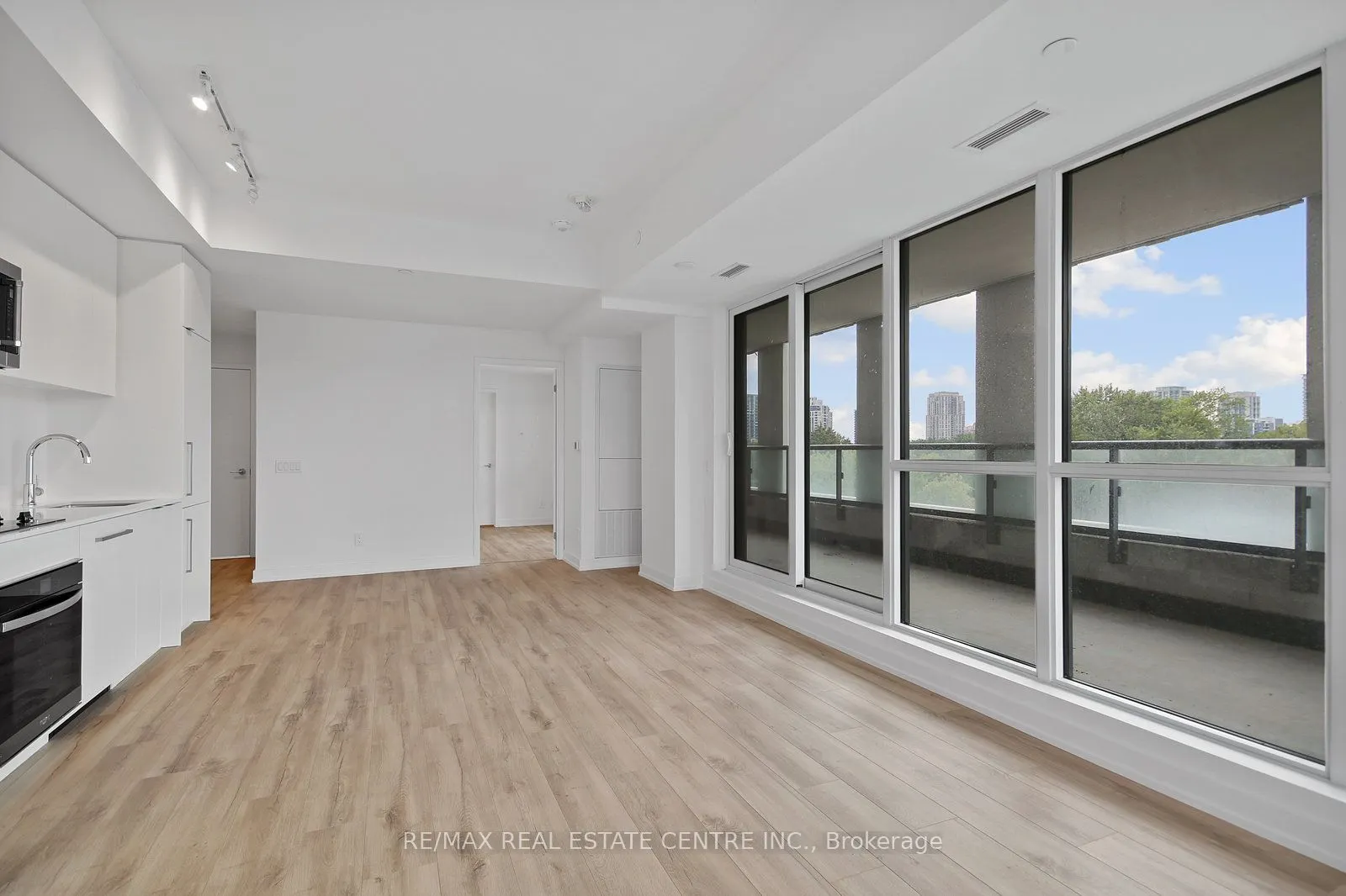 181 Sheppard Avenue E, #424