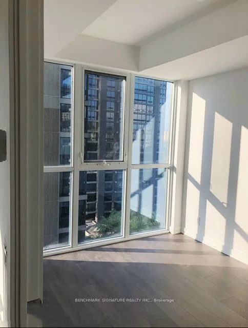 609 Avenue Road, #901