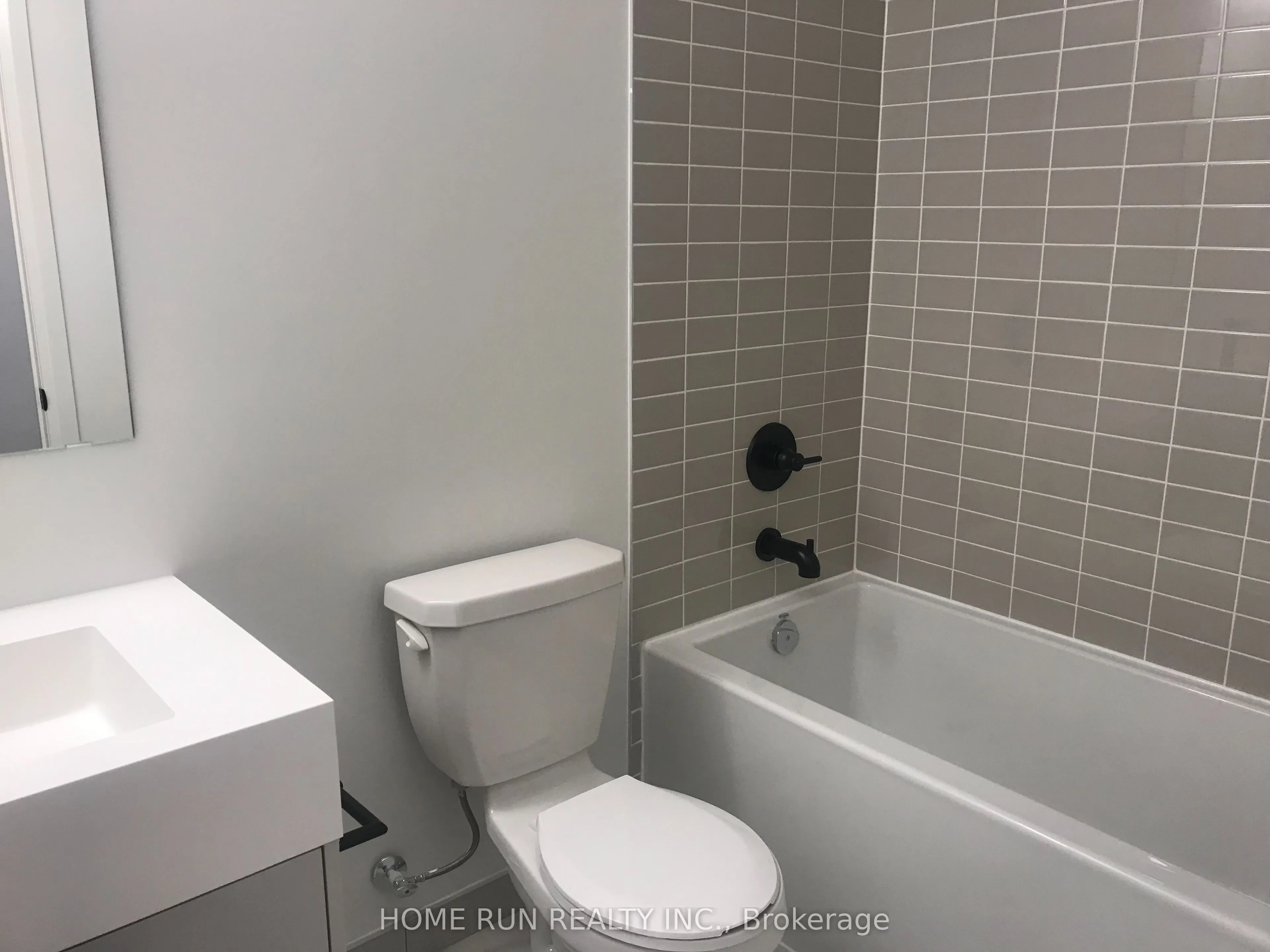 280 Dundas Street W, #2913
