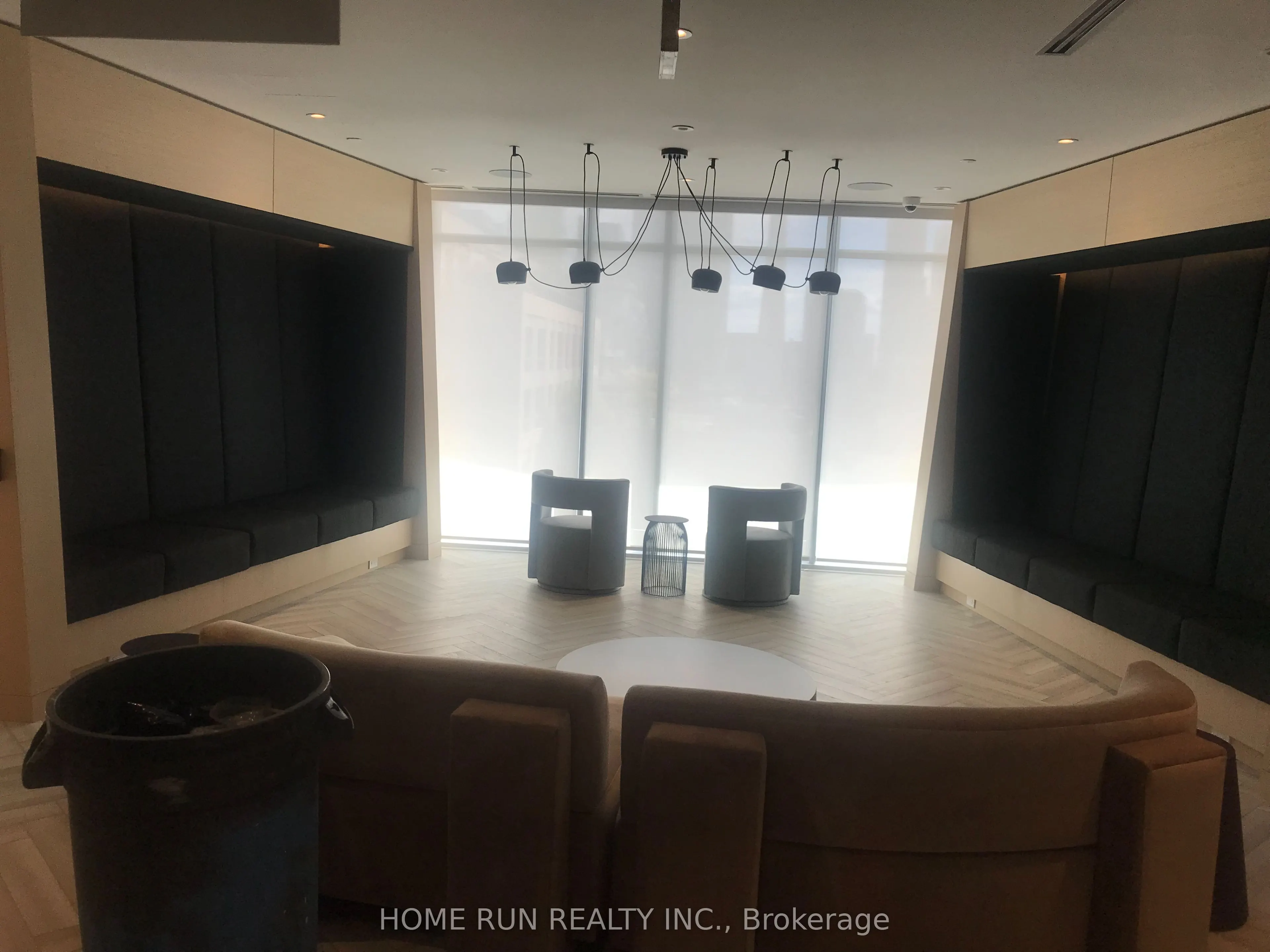 280 Dundas Street W, #2913