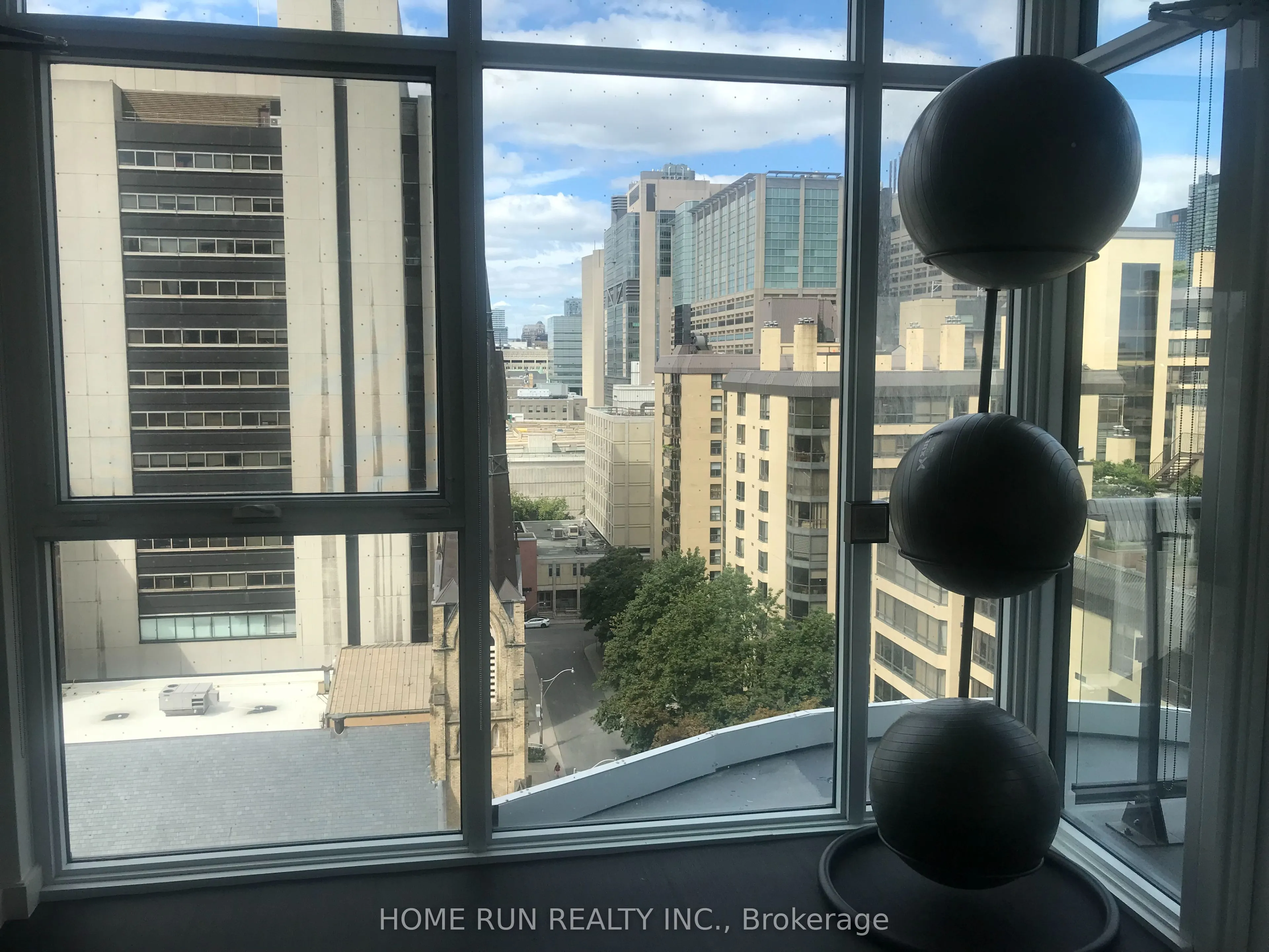 280 Dundas Street W, #2913