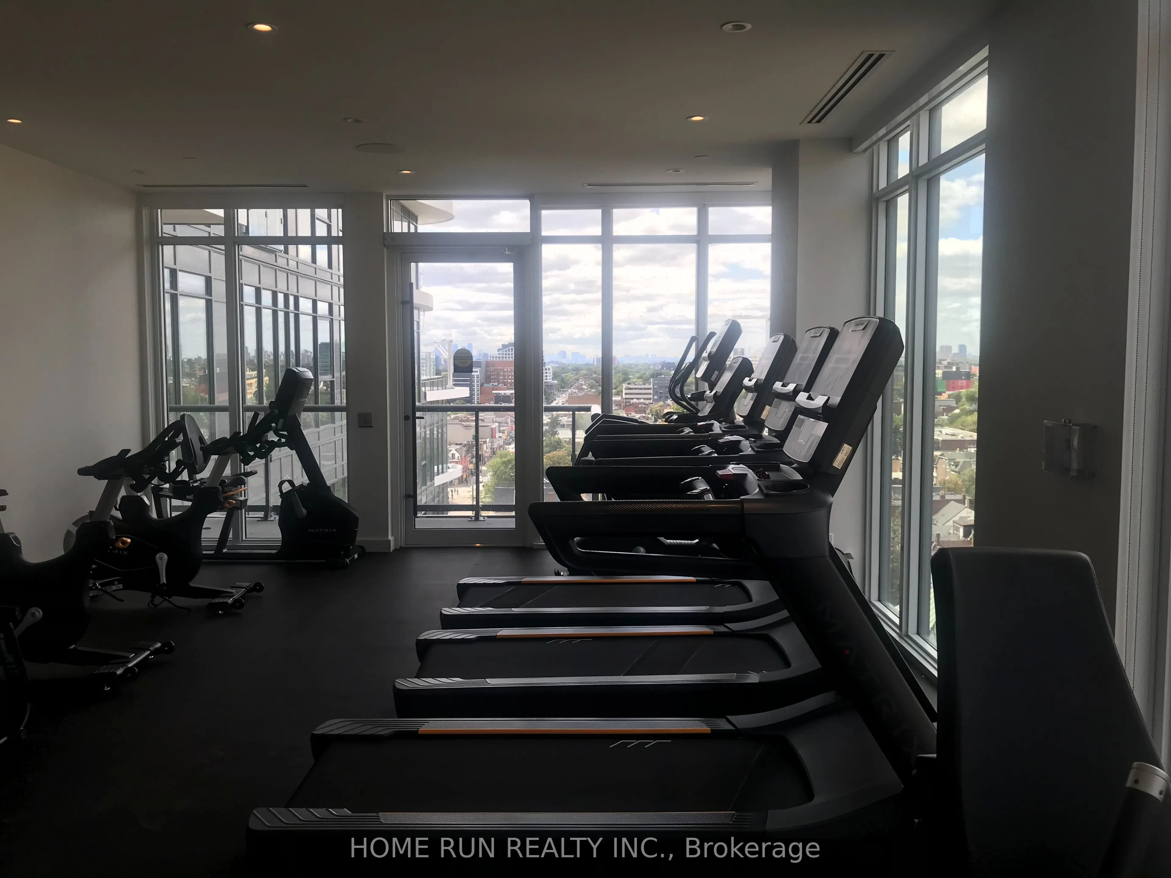 280 Dundas Street W, #2913