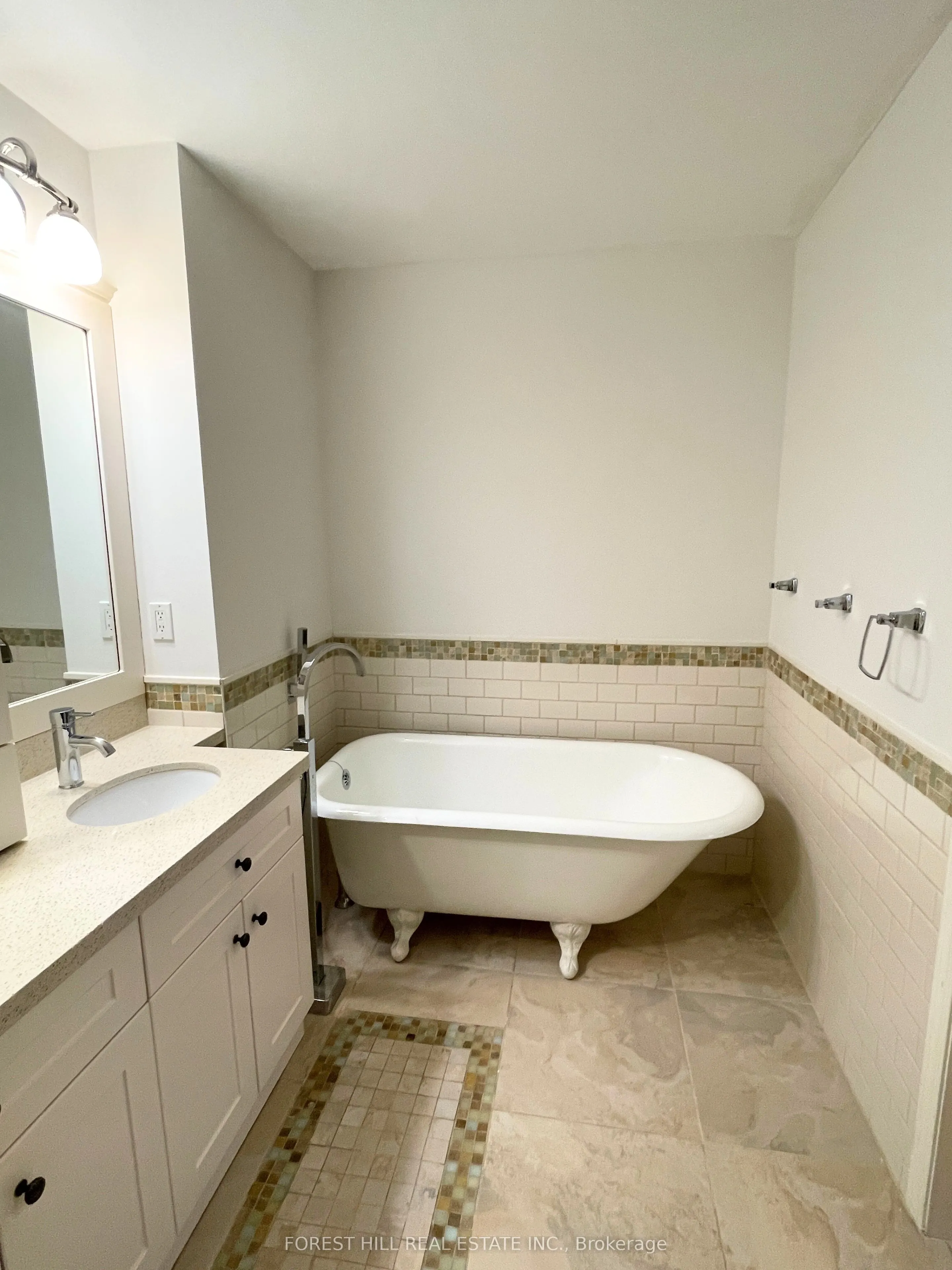11 Everson Drive, #604 Room A