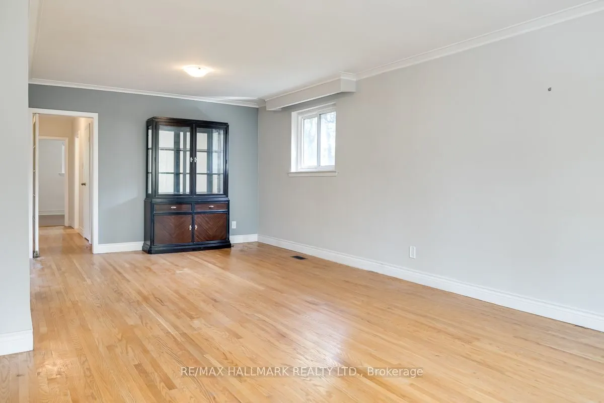 30 Silkwood Crescent, #Main Floor