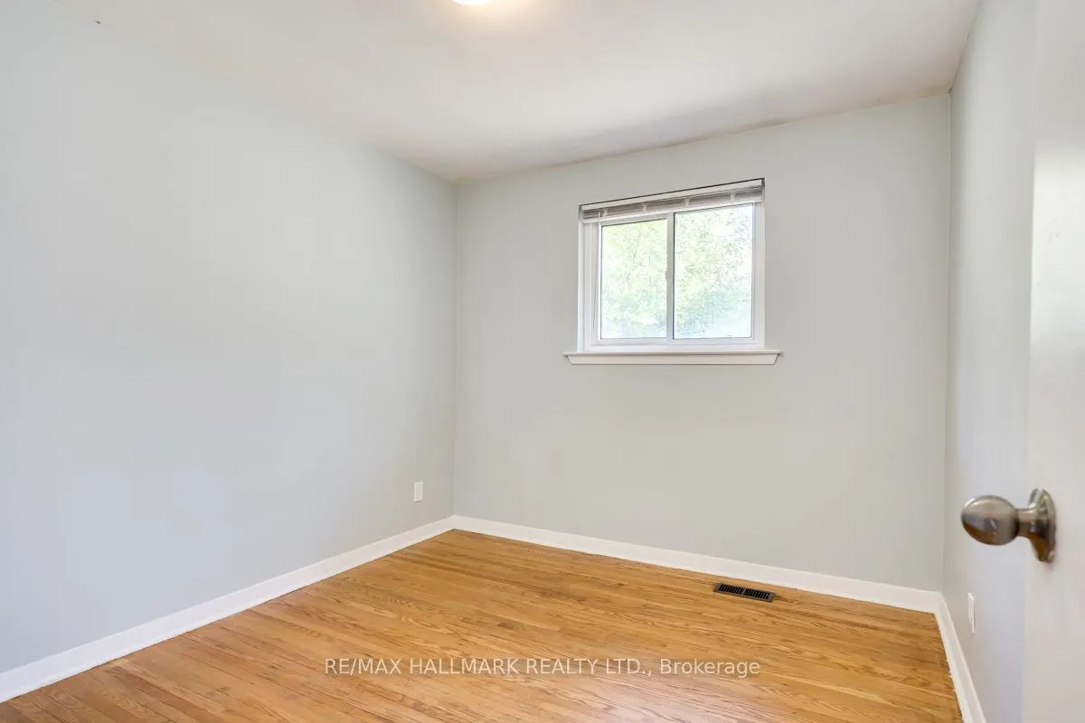 30 Silkwood Crescent, #Main Floor