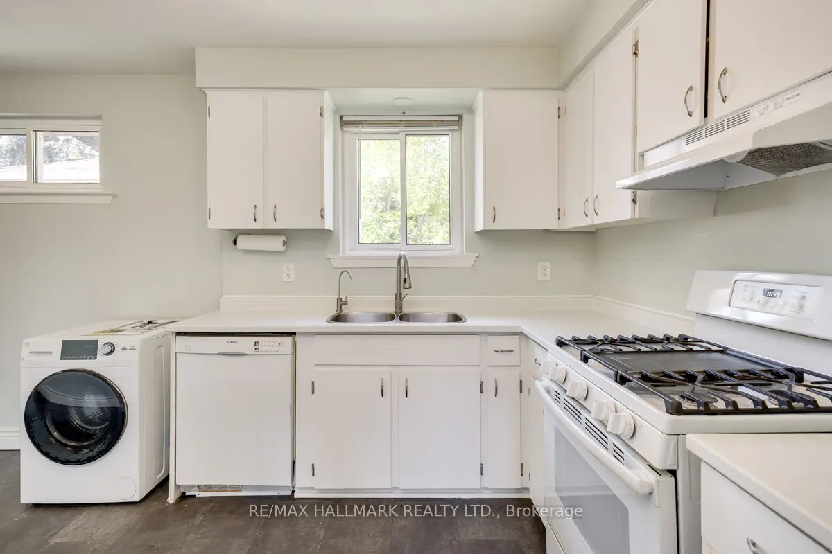 30 Silkwood Crescent, #Main Floor