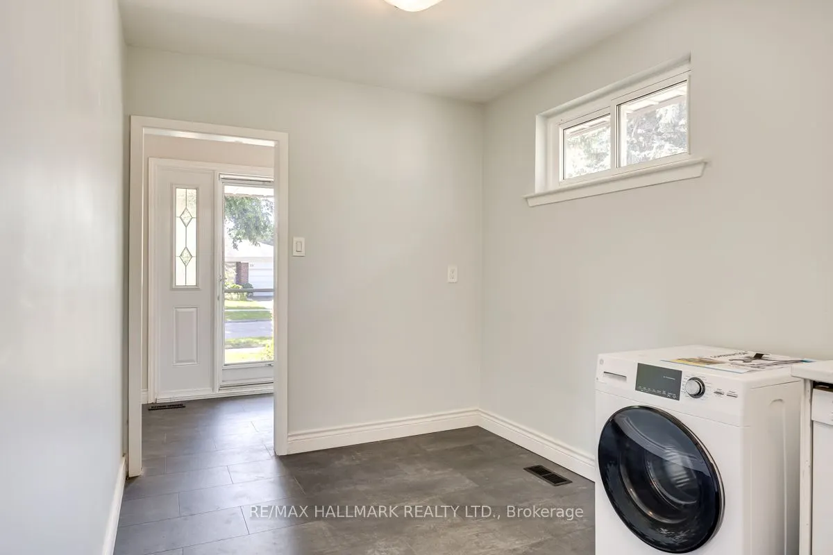 30 Silkwood Crescent, #Main Floor