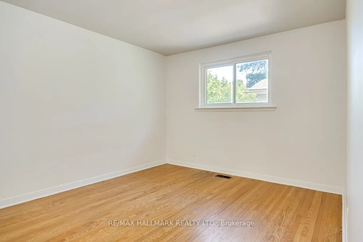 30 Silkwood Crescent, #Main Floor