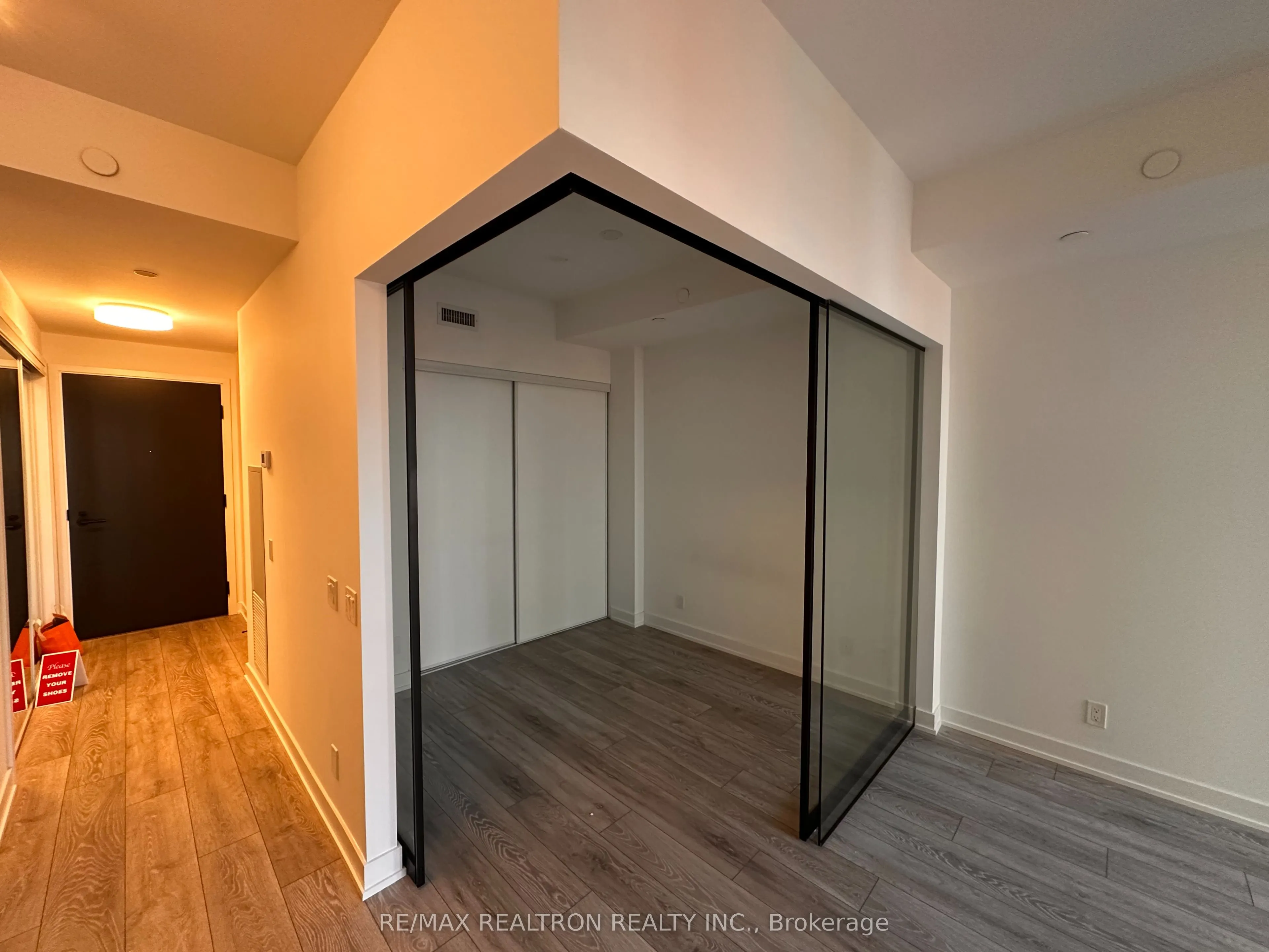 108 Peter St Street, #1710
