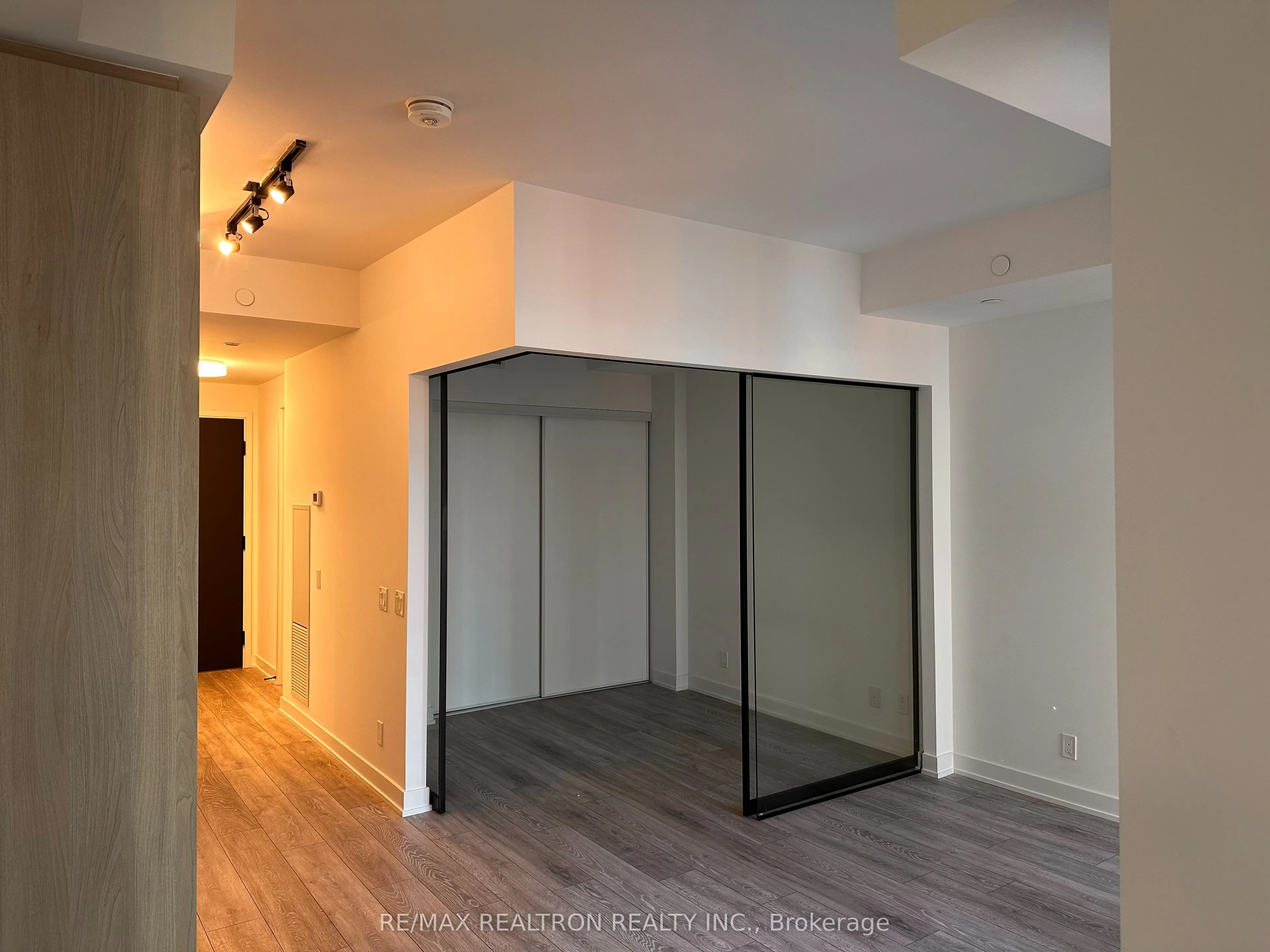 108 Peter St Street, #1710