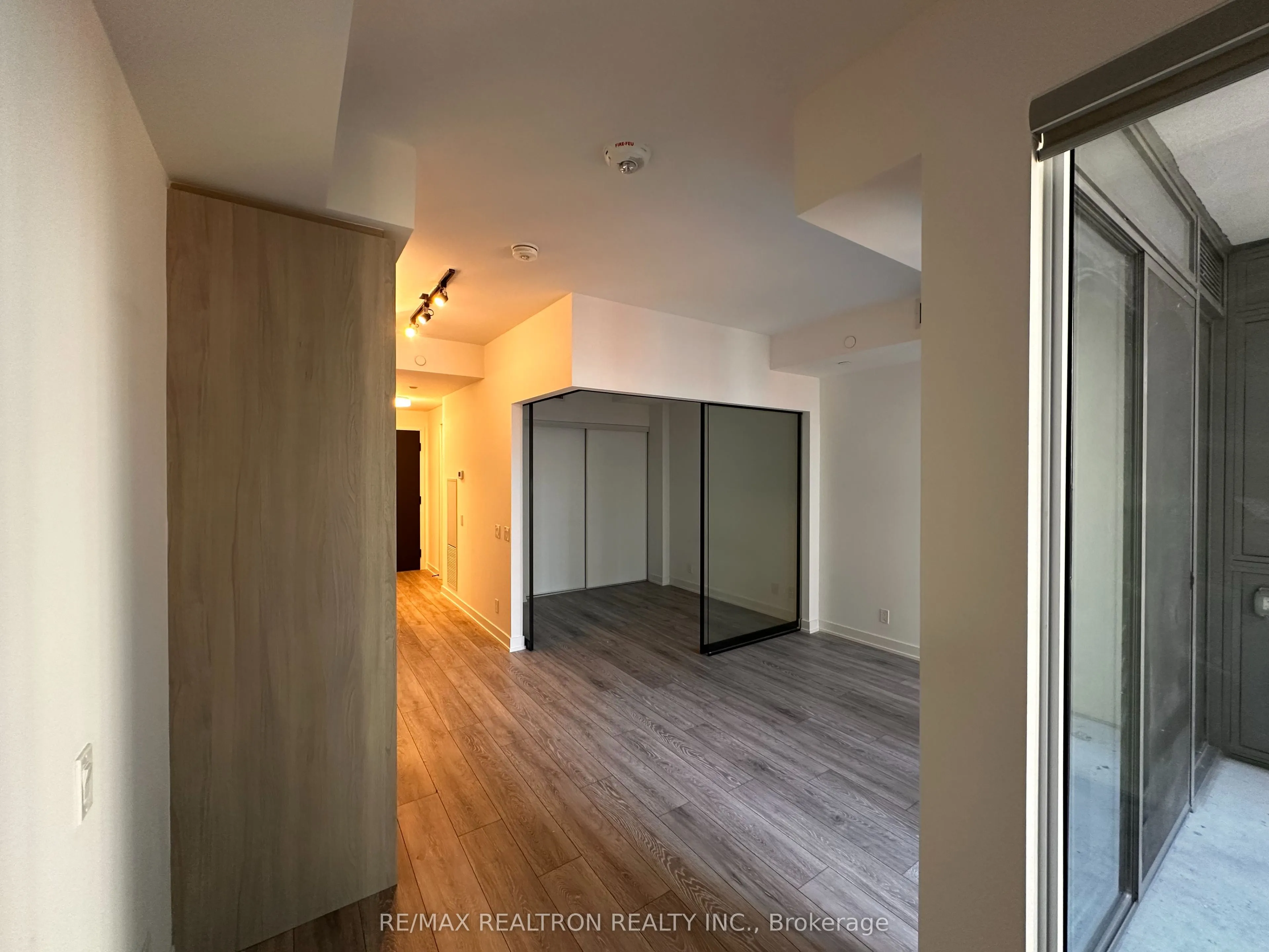 108 Peter St Street, #1710