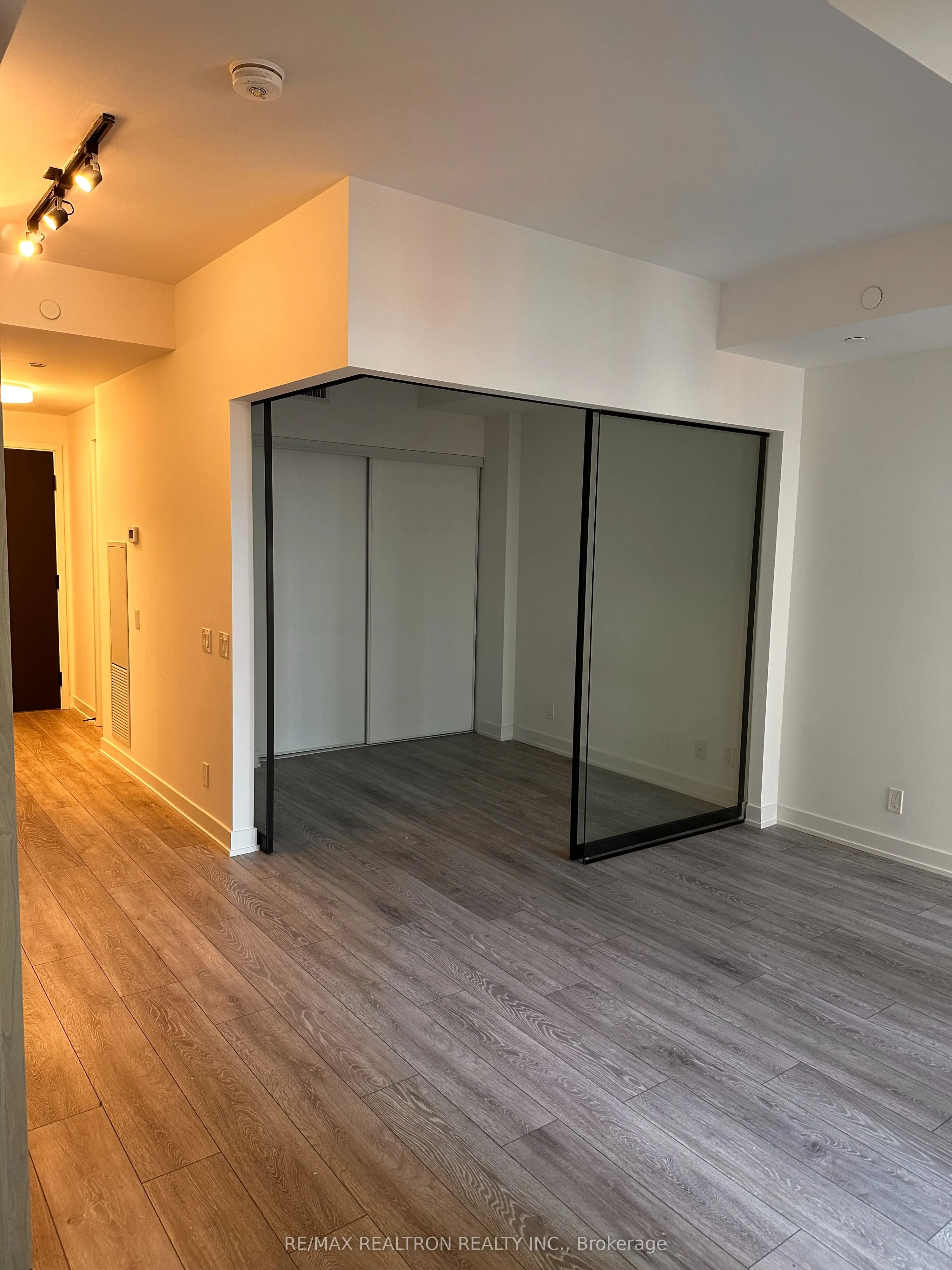 108 Peter St Street, #1710