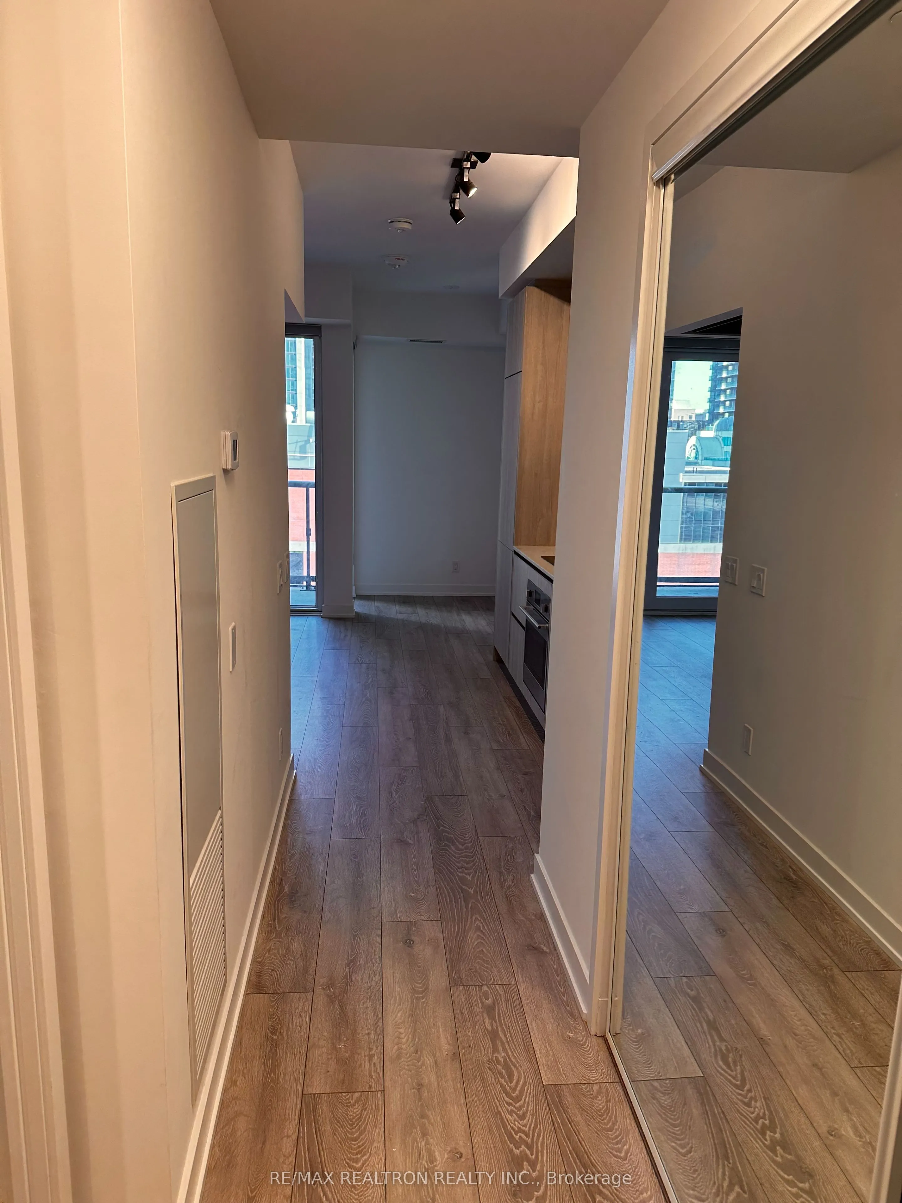 108 Peter St Street, #1710