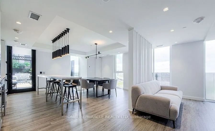 30 Tretti Way, #911