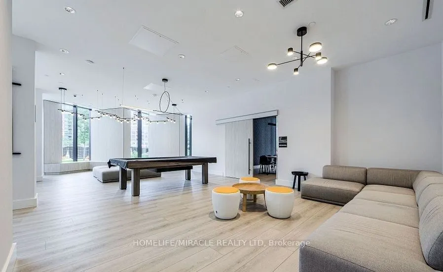 30 Tretti Way, #911