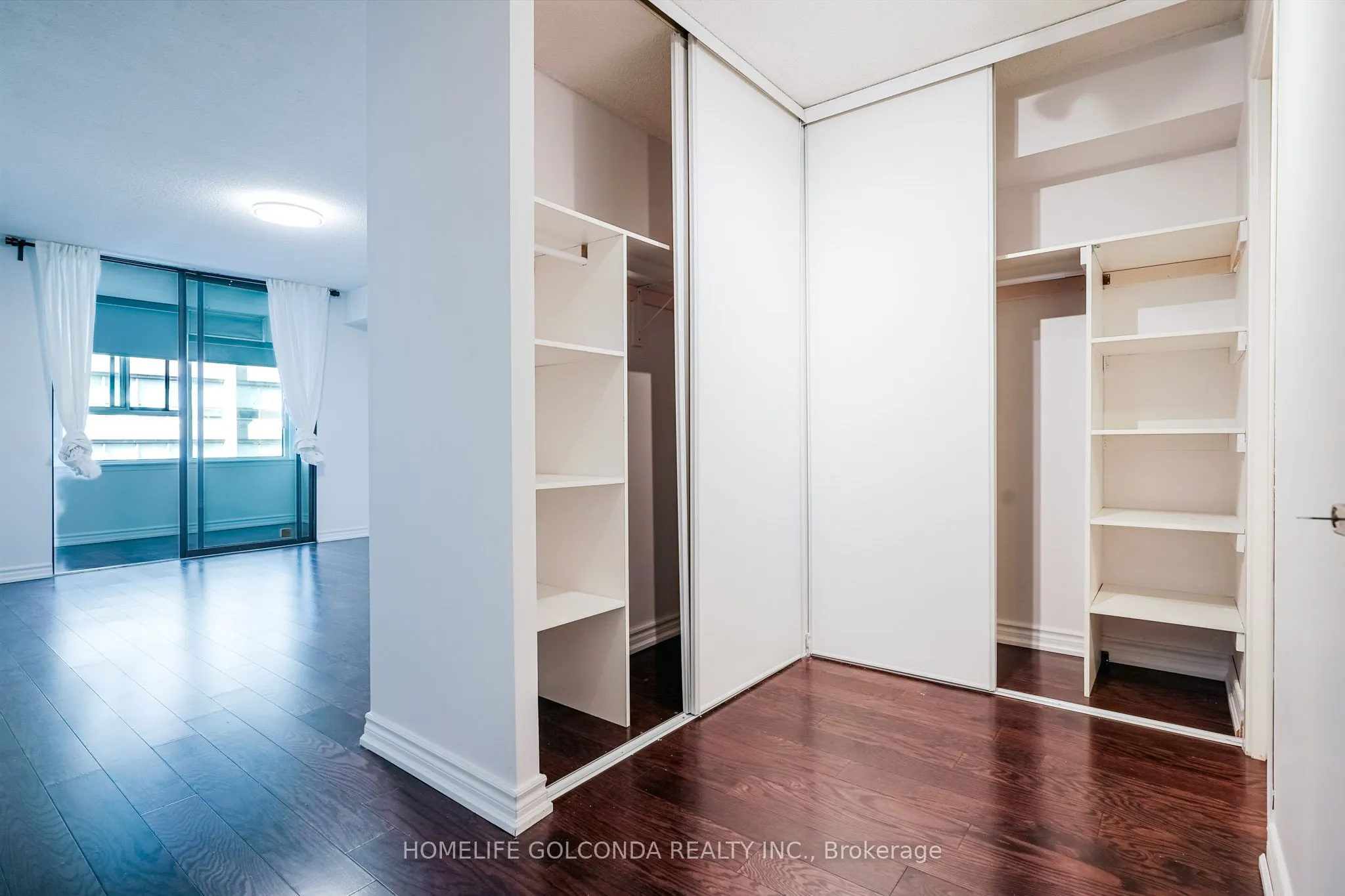 45 Carlton Street, #1606