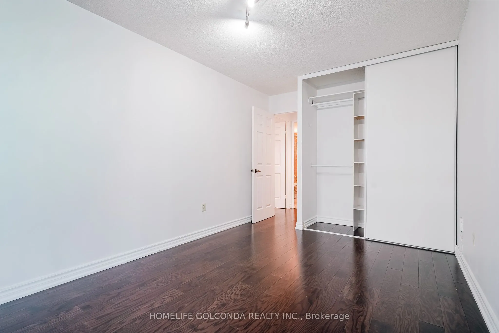45 Carlton Street, #1606