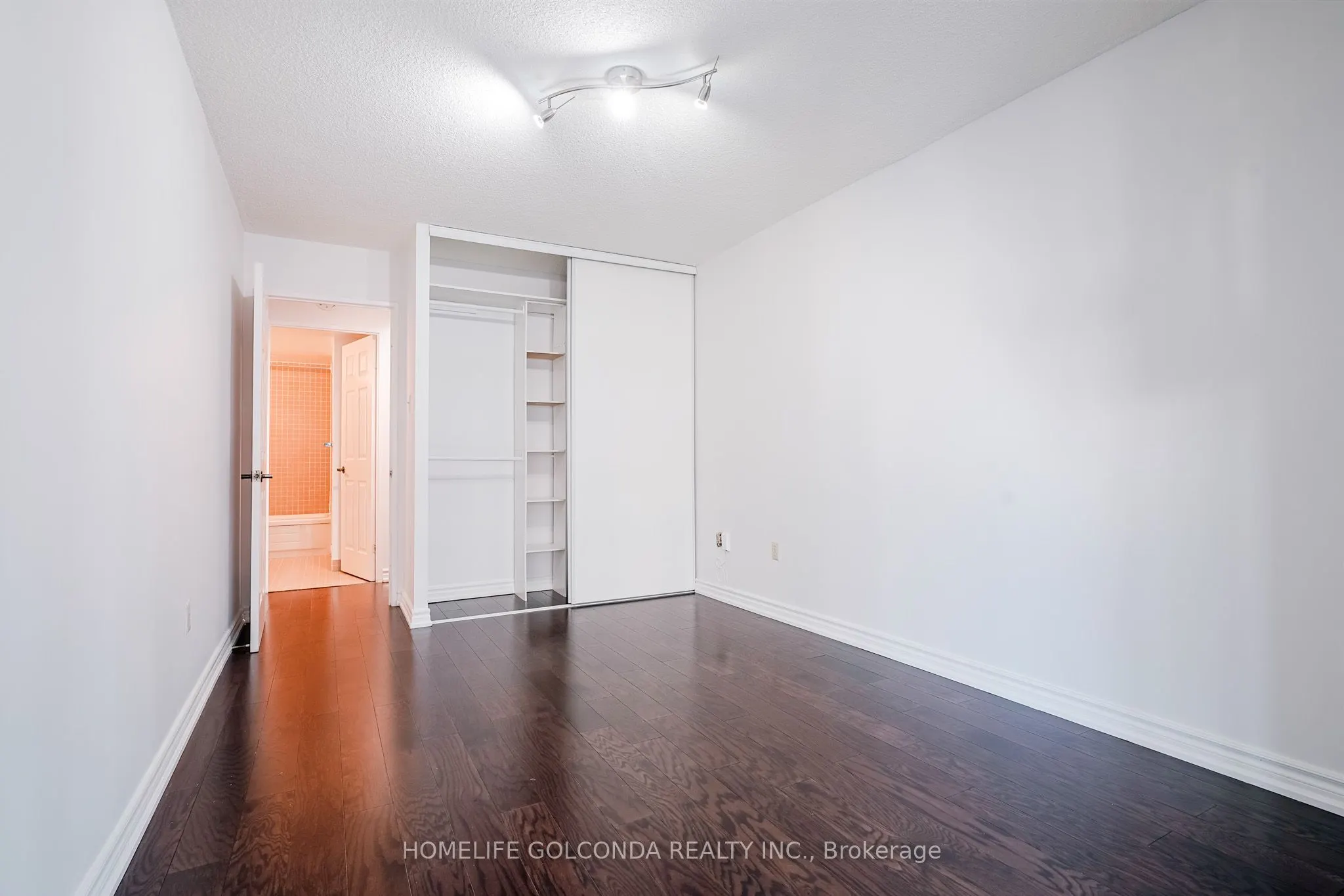 45 Carlton Street, #1606