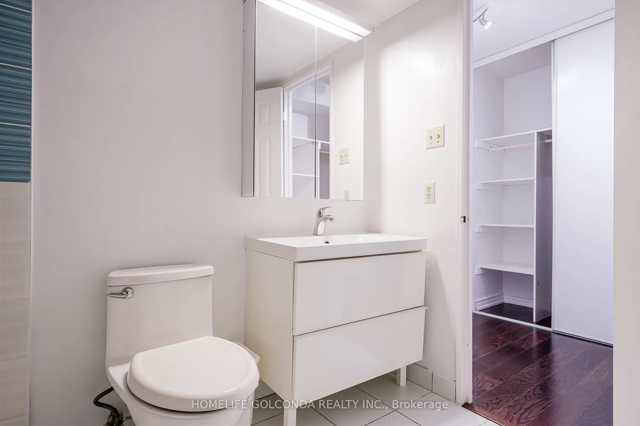 45 Carlton Street, #1606
