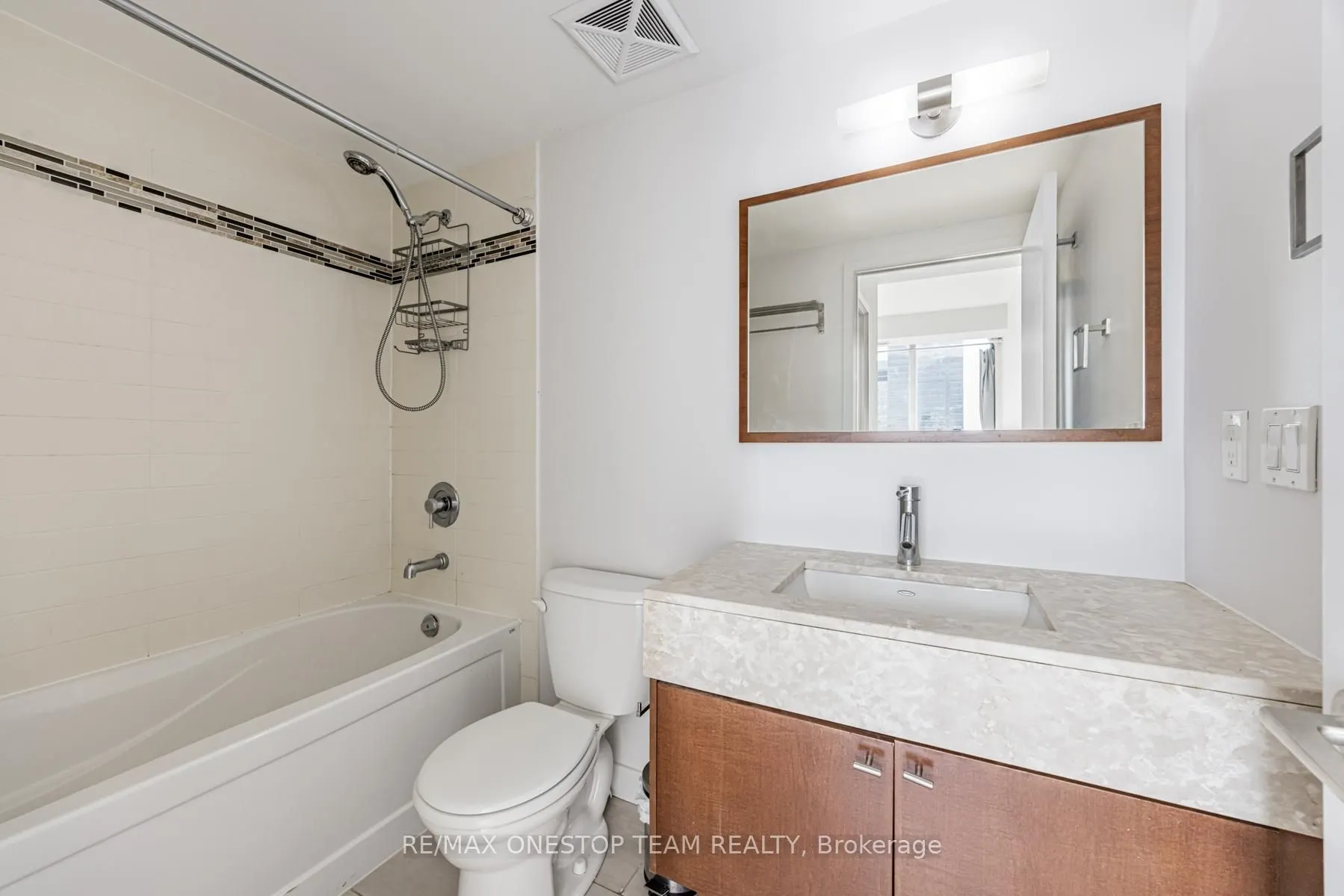 126 Simcoe Street, #2608