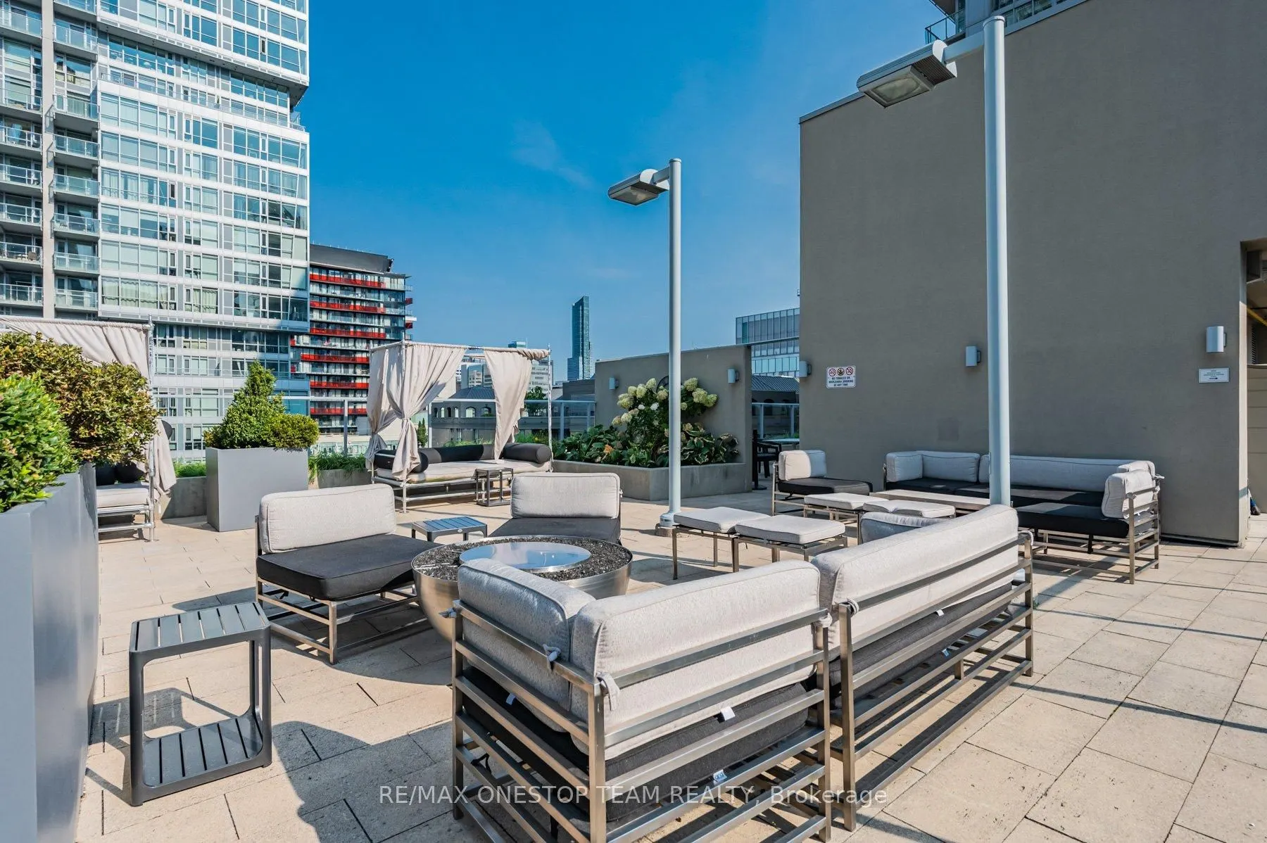 126 Simcoe Street, #2608