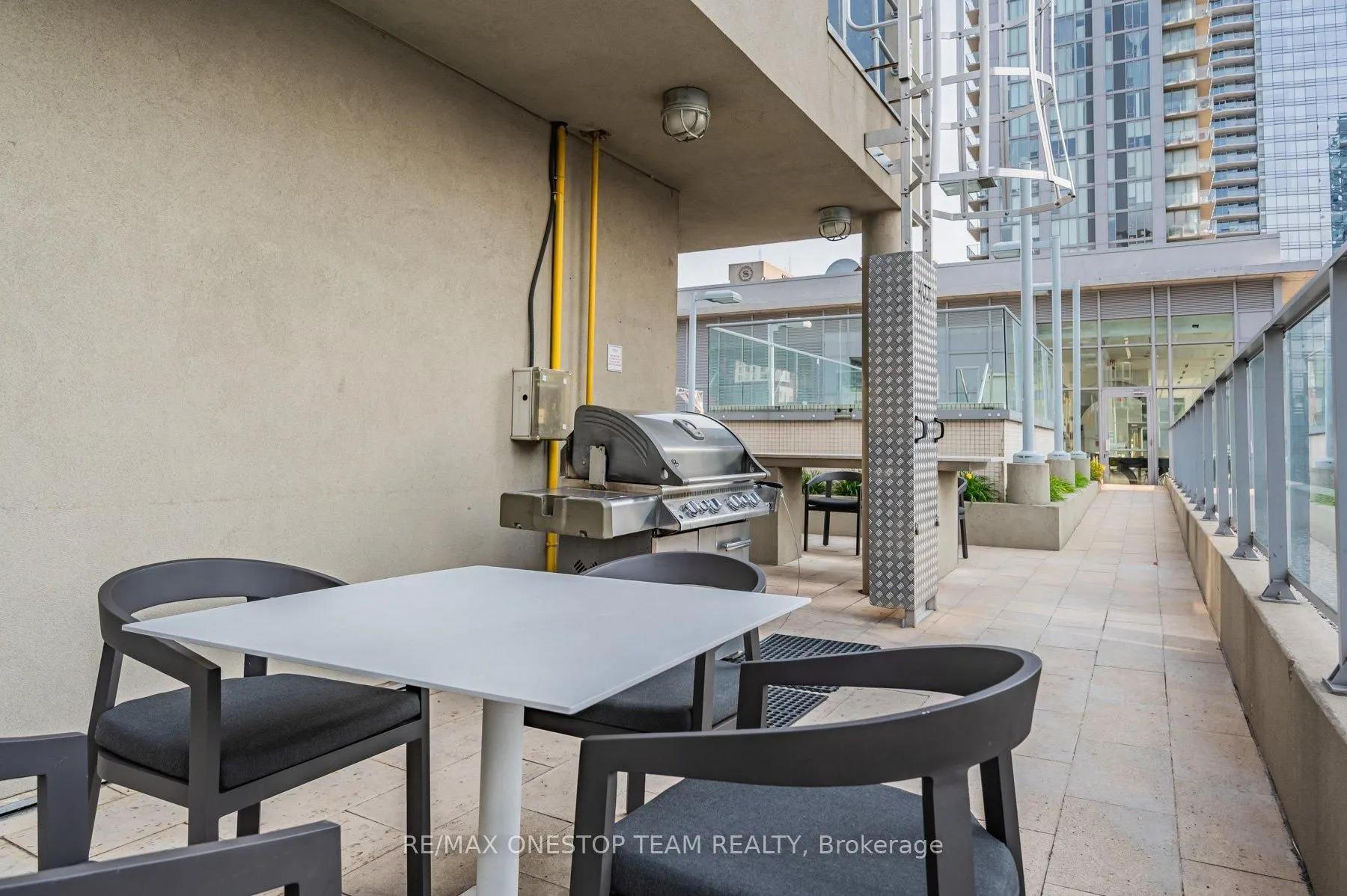 126 Simcoe Street, #2608