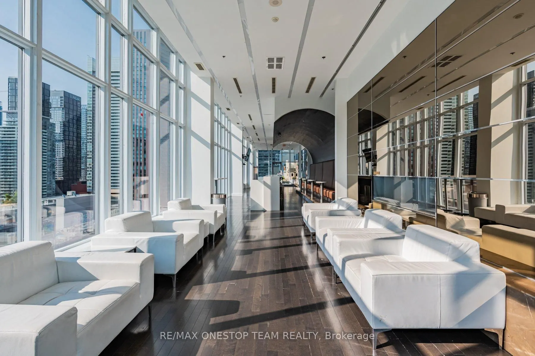 126 Simcoe Street, #2608