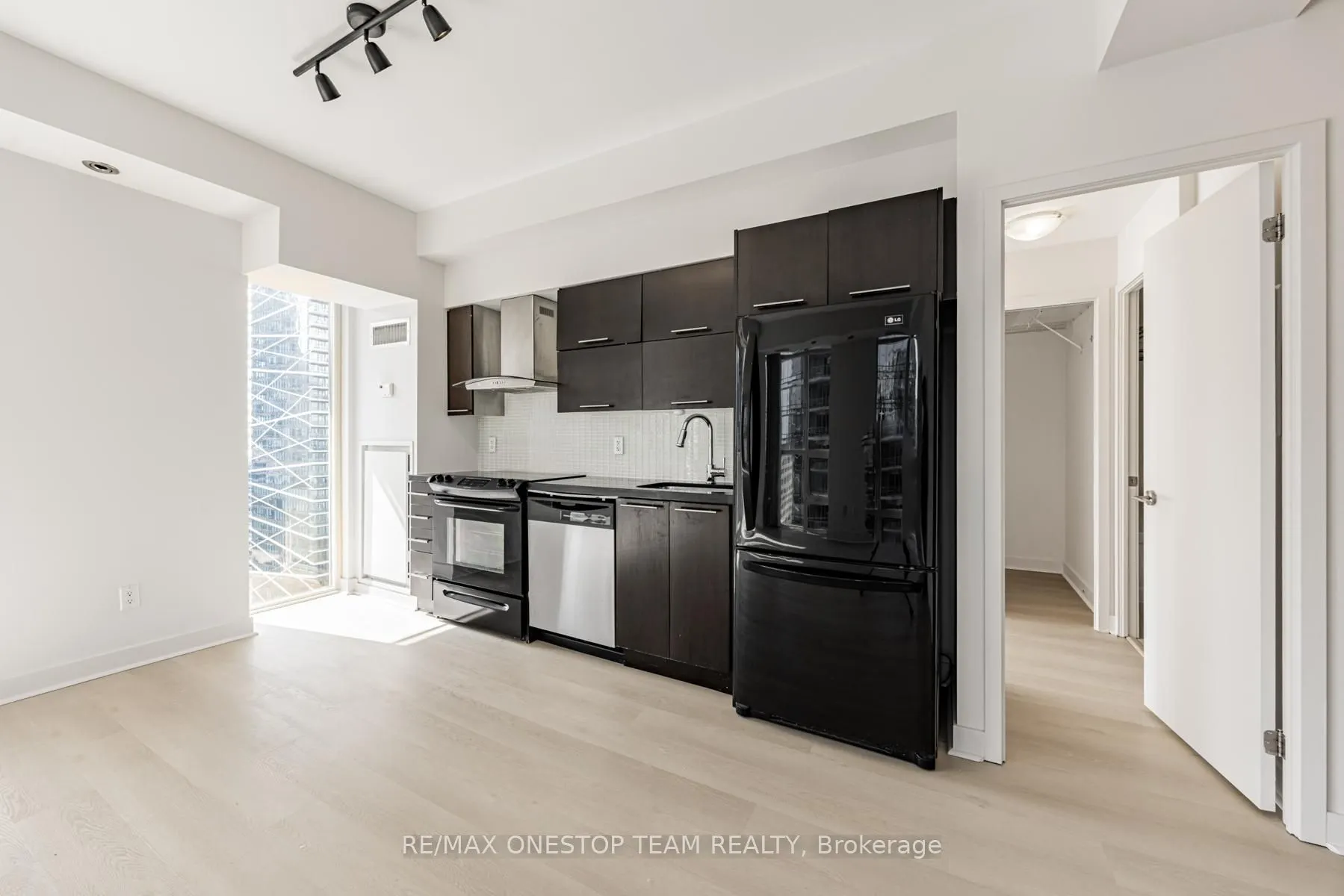 126 Simcoe Street, #2608