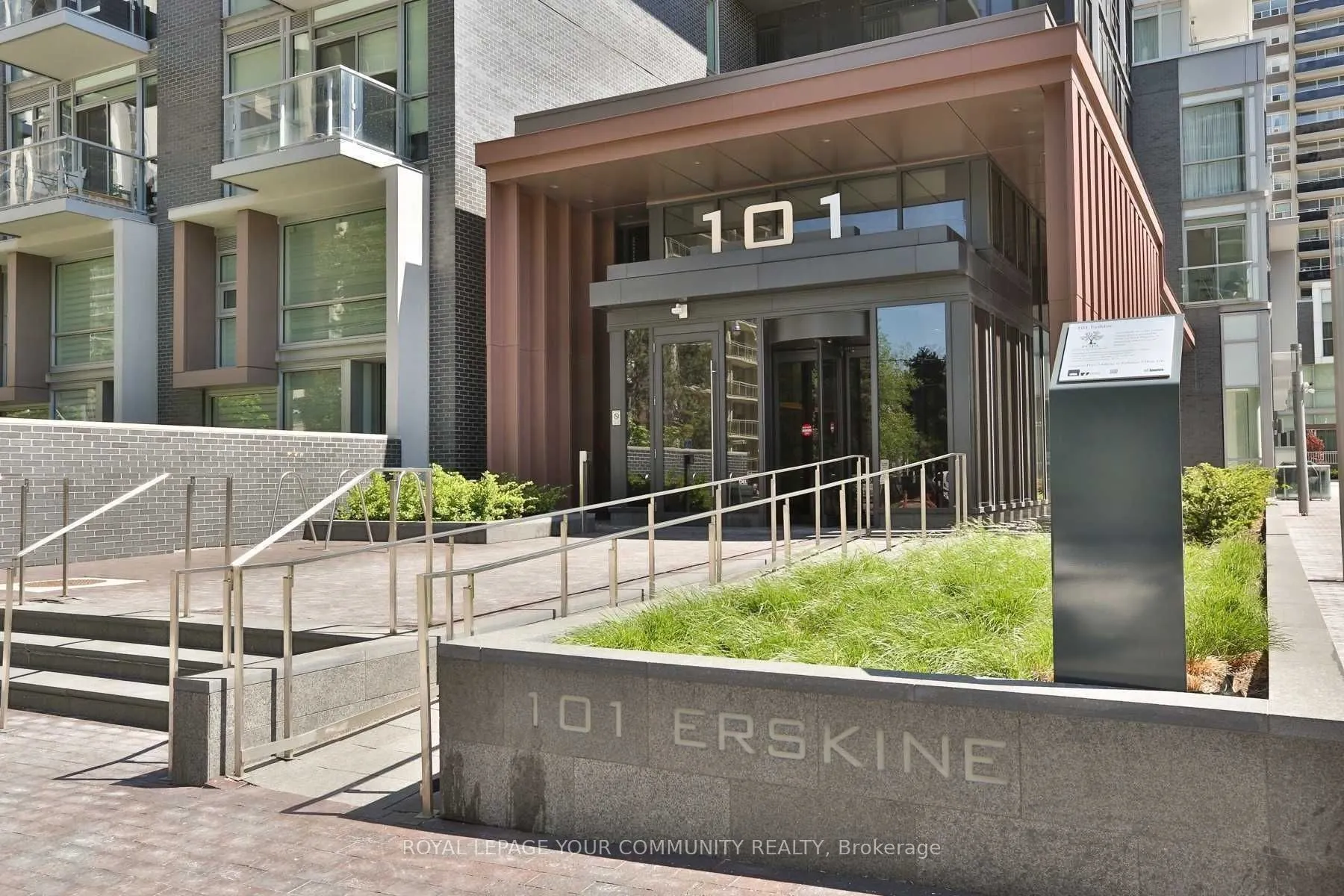 101 Erskine Avenue, #305