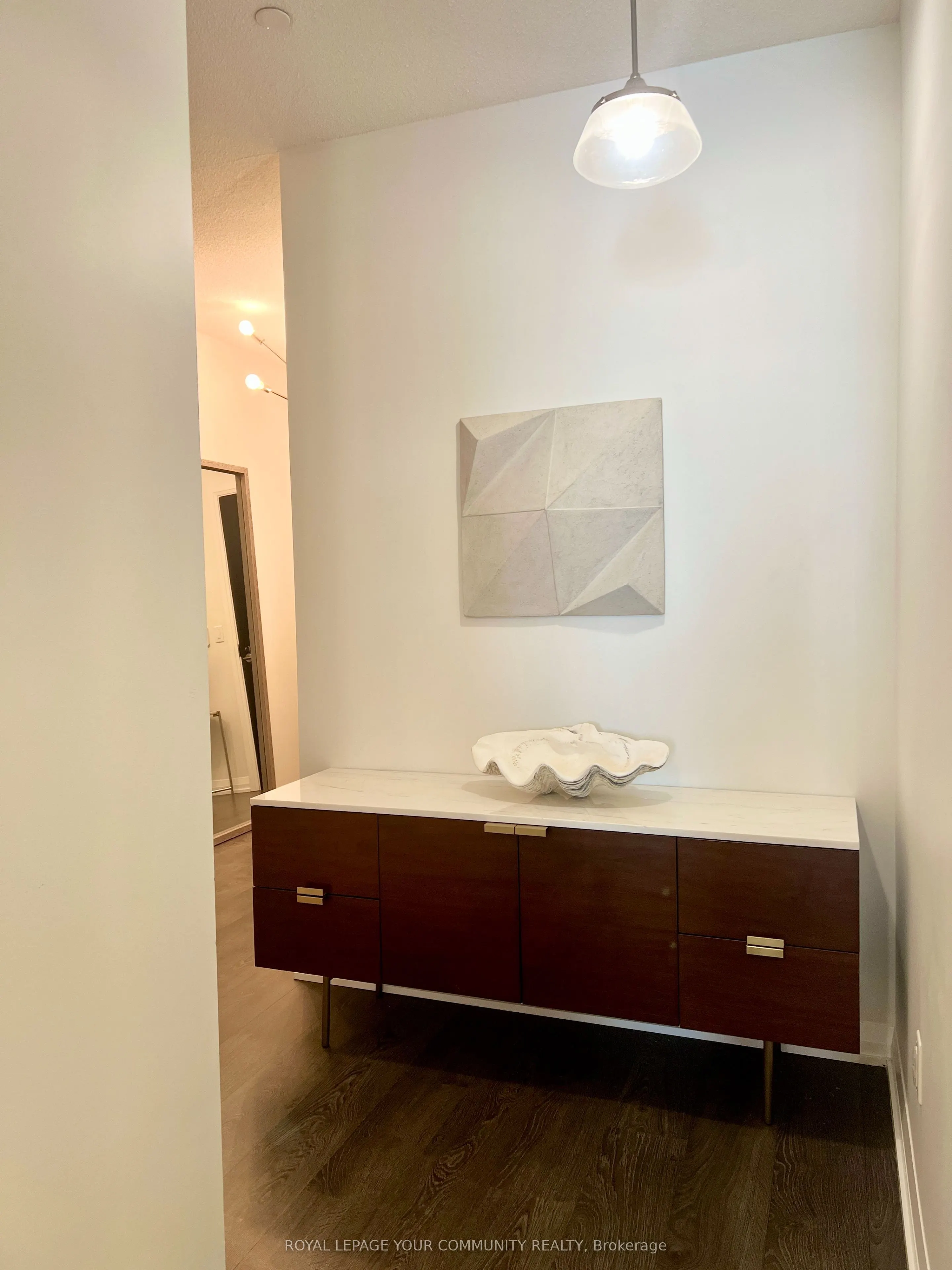 101 Erskine Avenue, #305