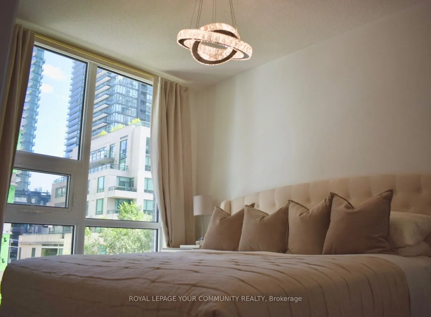 101 Erskine Avenue, #305