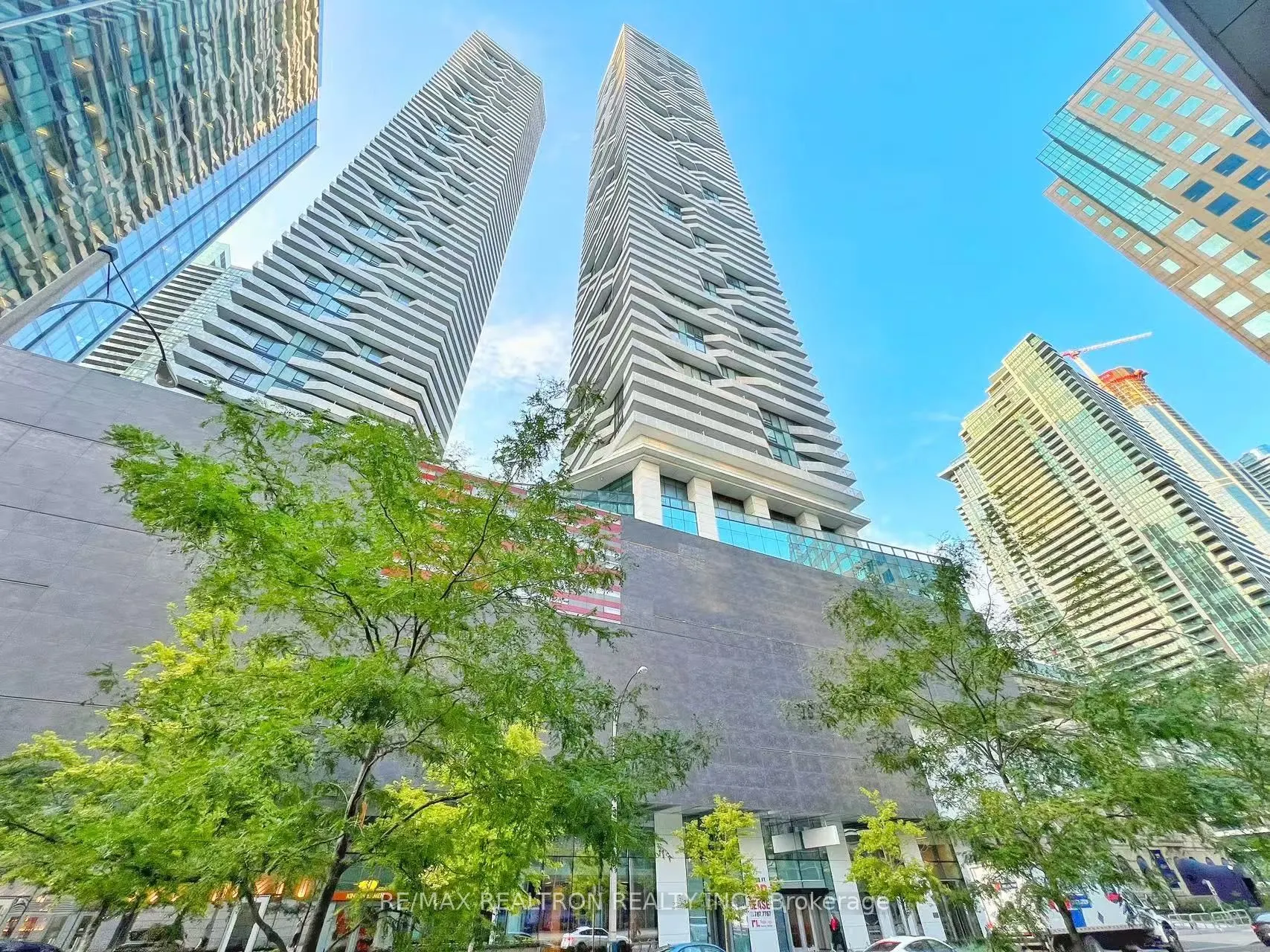 100 Harbour Street, #5806