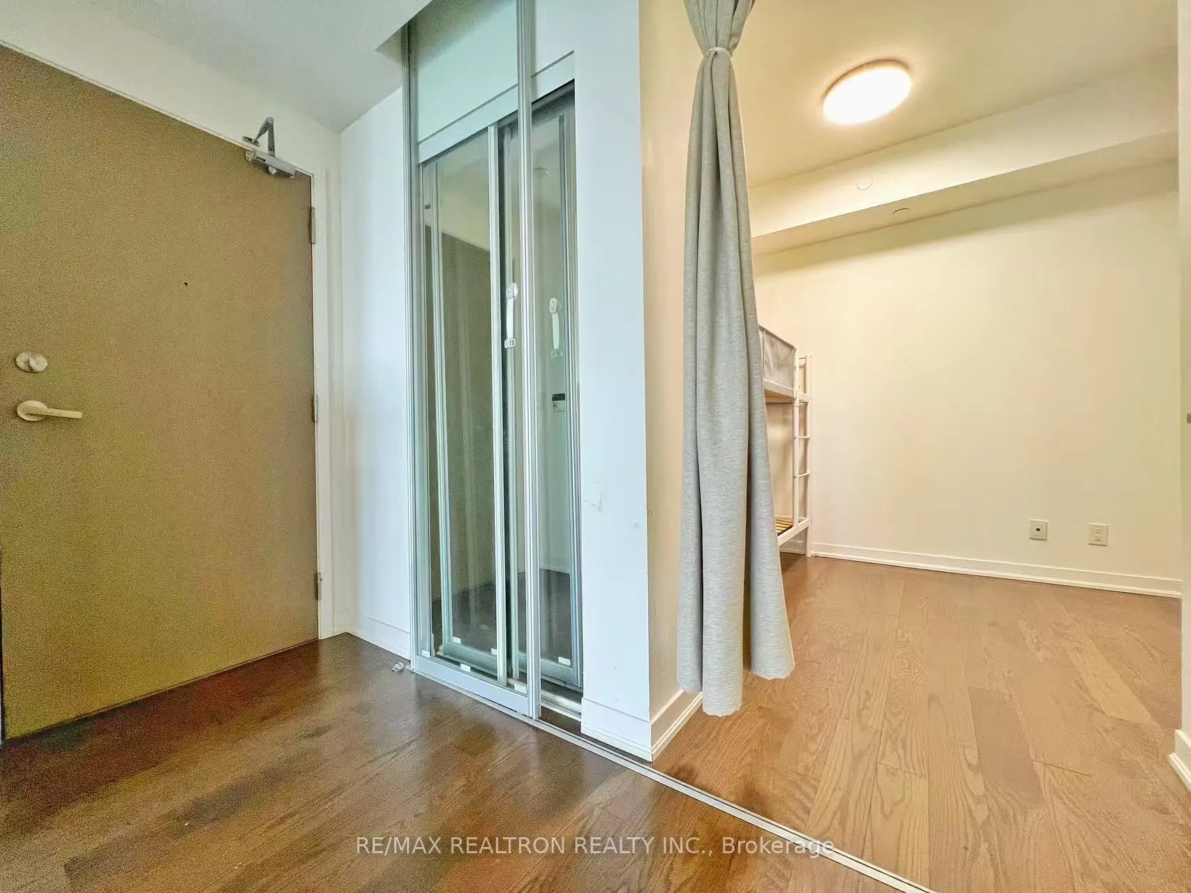 100 Harbour Street, #5806