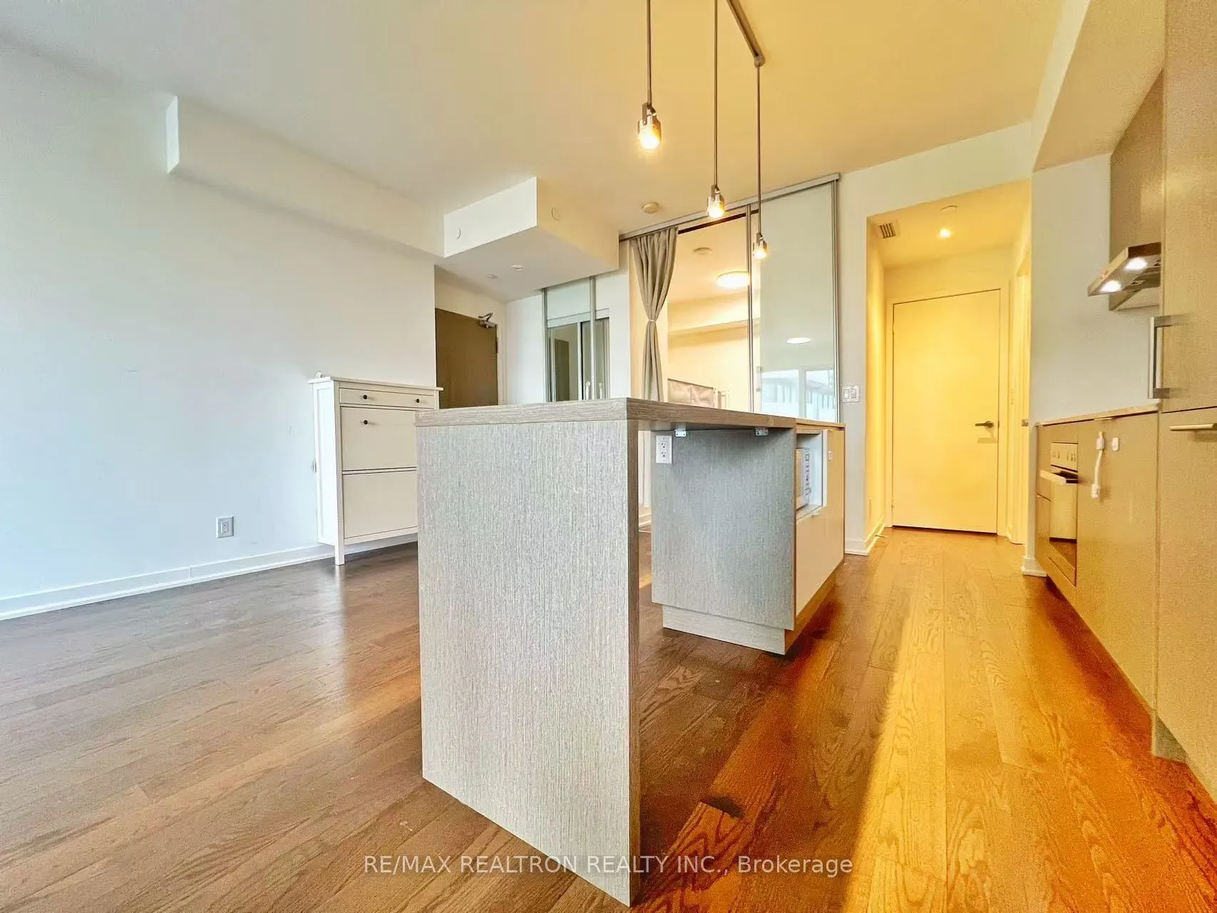 100 Harbour Street, #5806