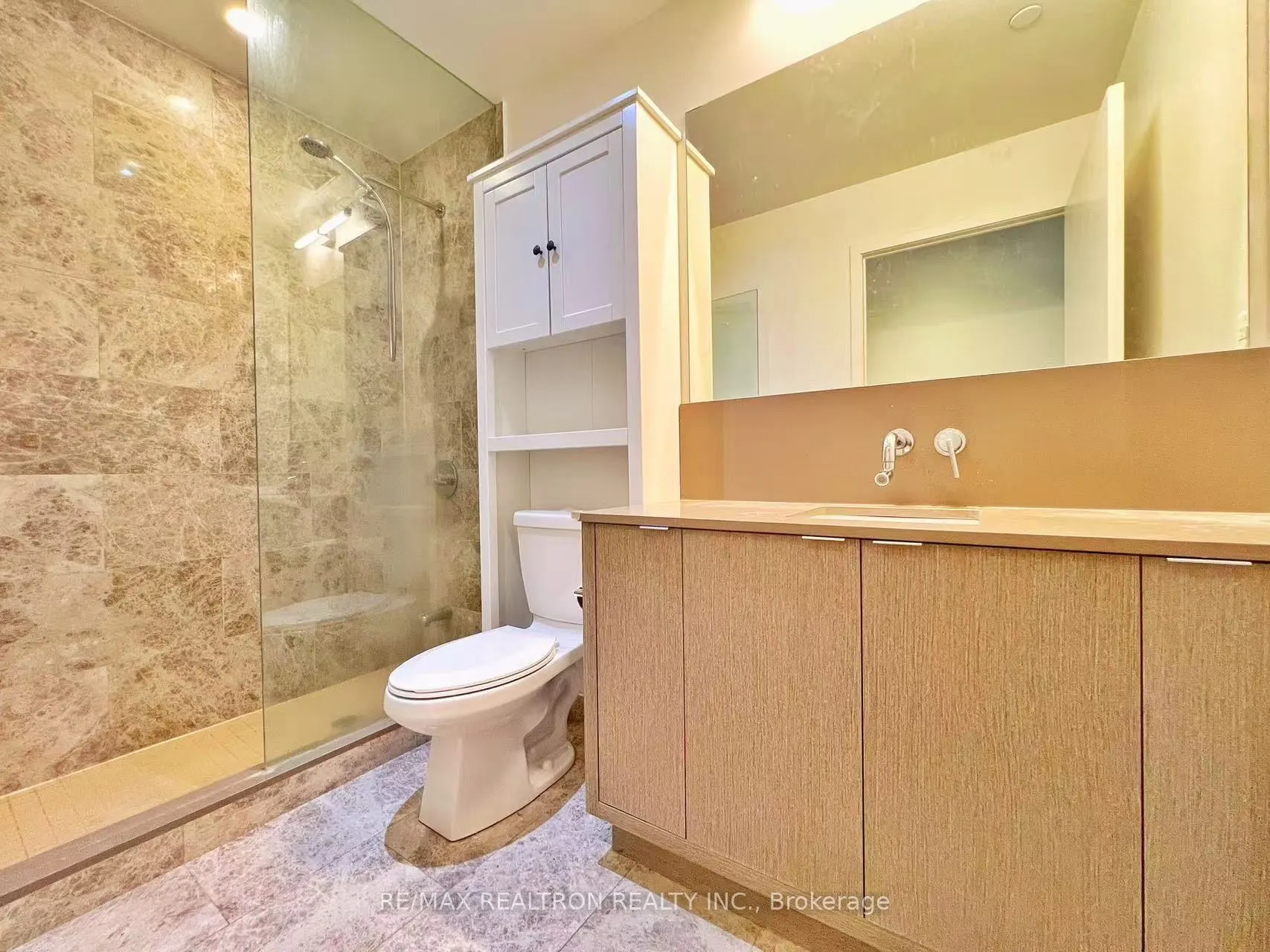 100 Harbour Street, #5806