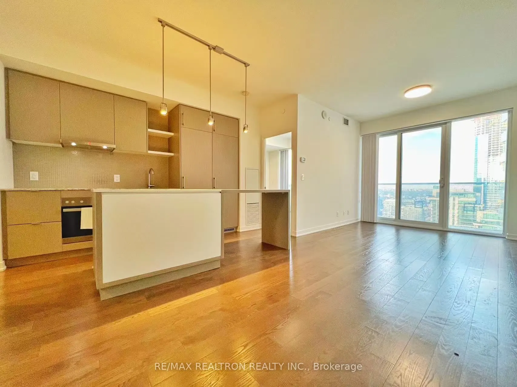 100 Harbour Street, #5806