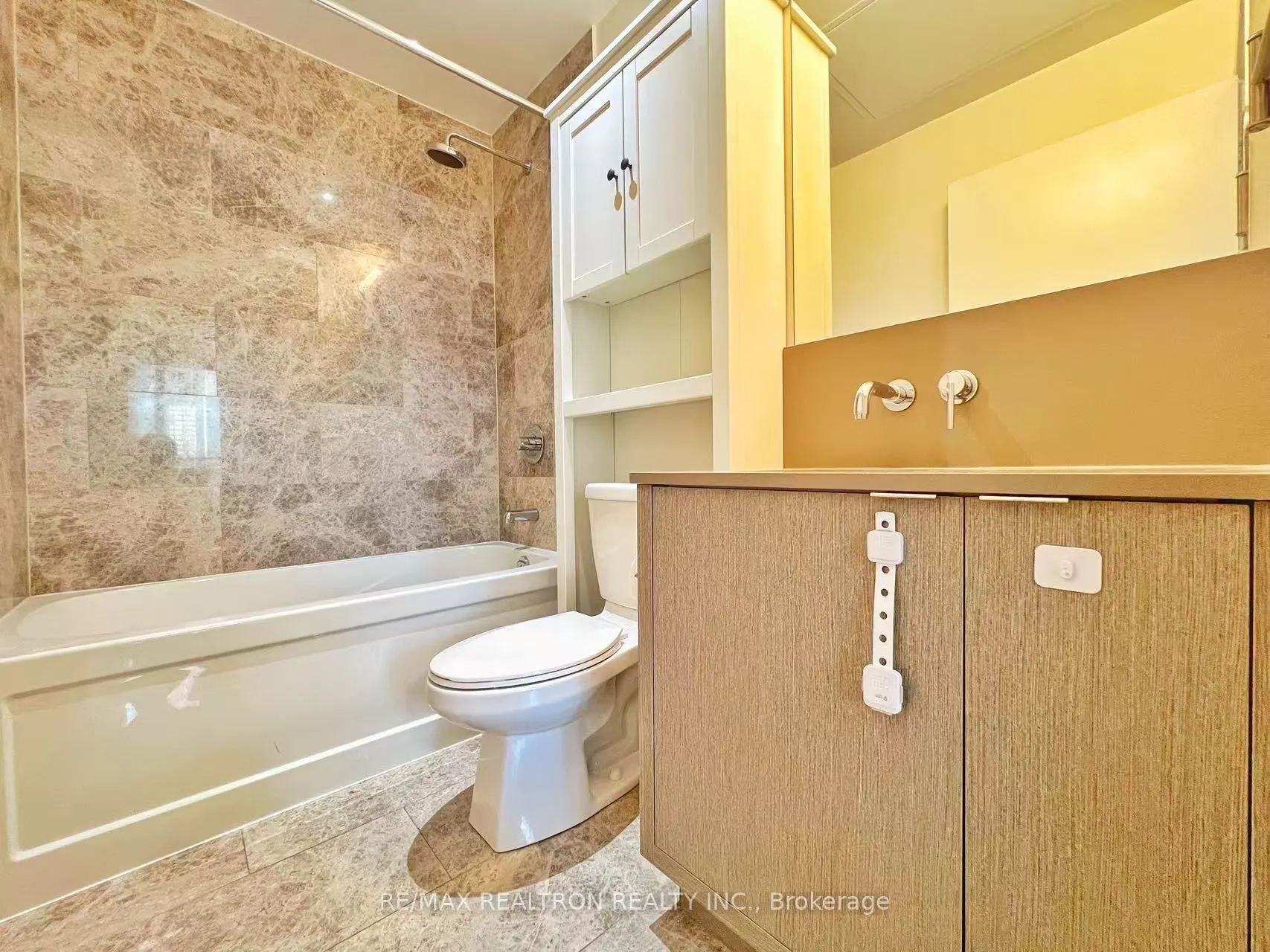 100 Harbour Street, #5806
