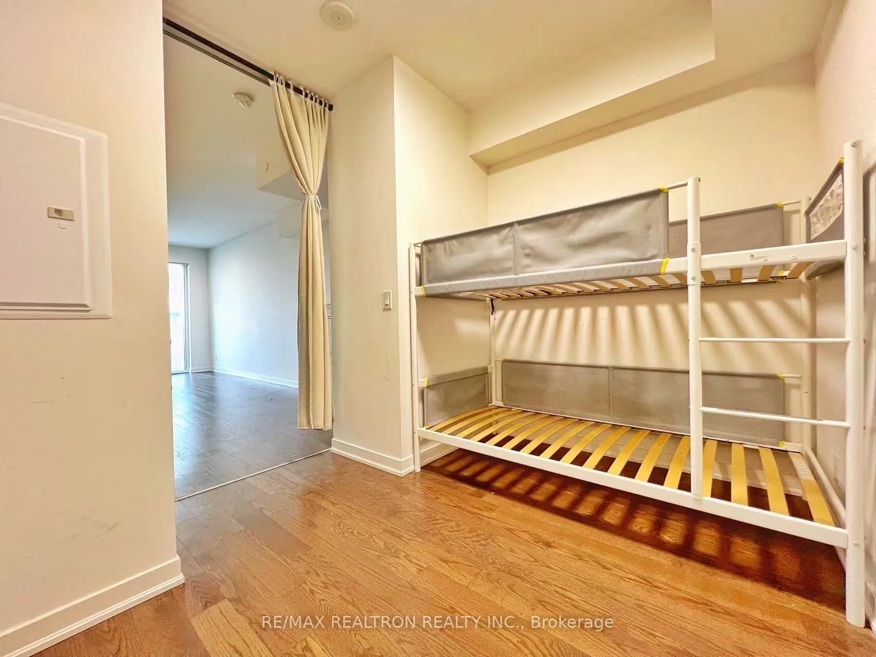 100 Harbour Street, #5806