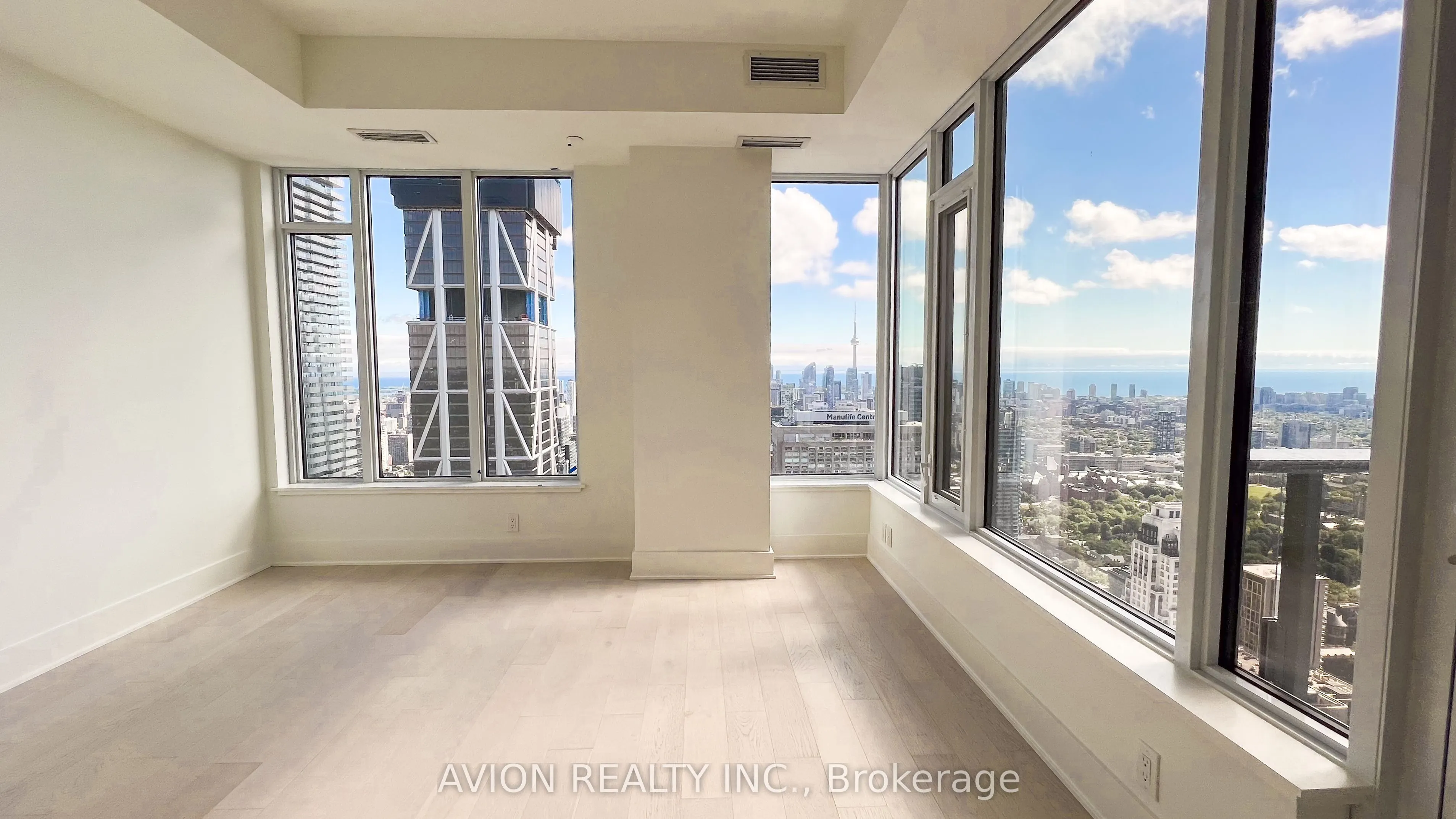 11 Yorkville Avenue, #09