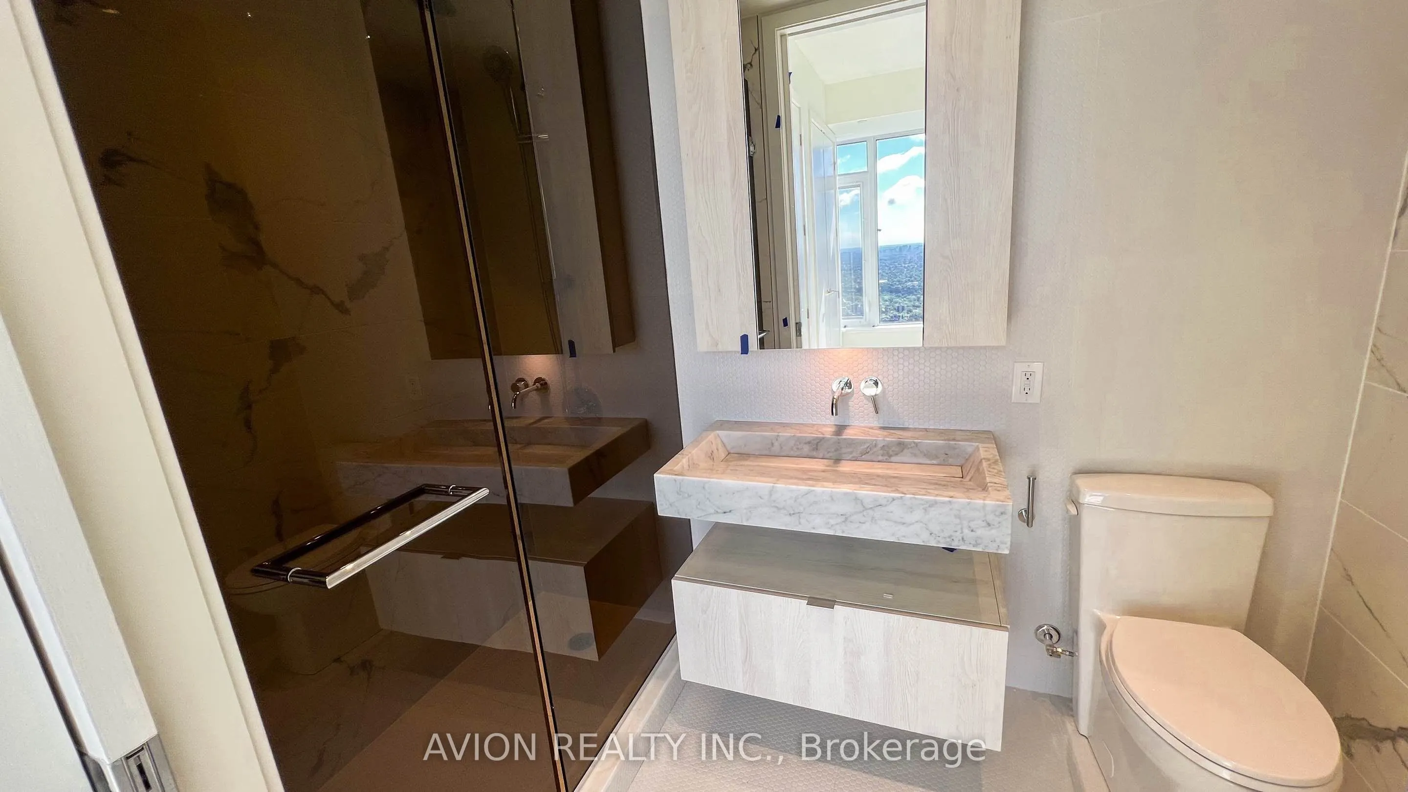 11 Yorkville Avenue, #09