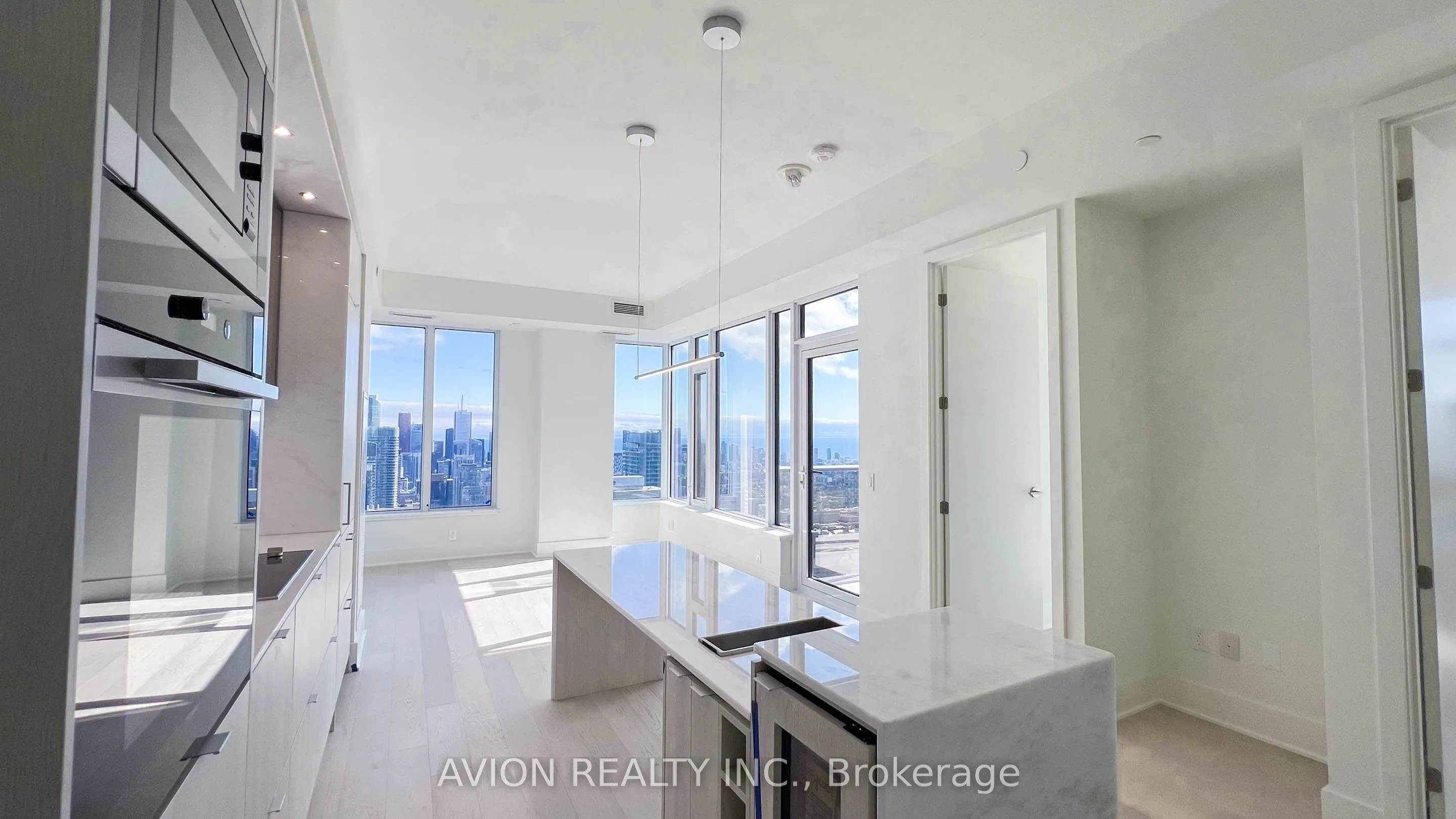 11 Yorkville Avenue, #09