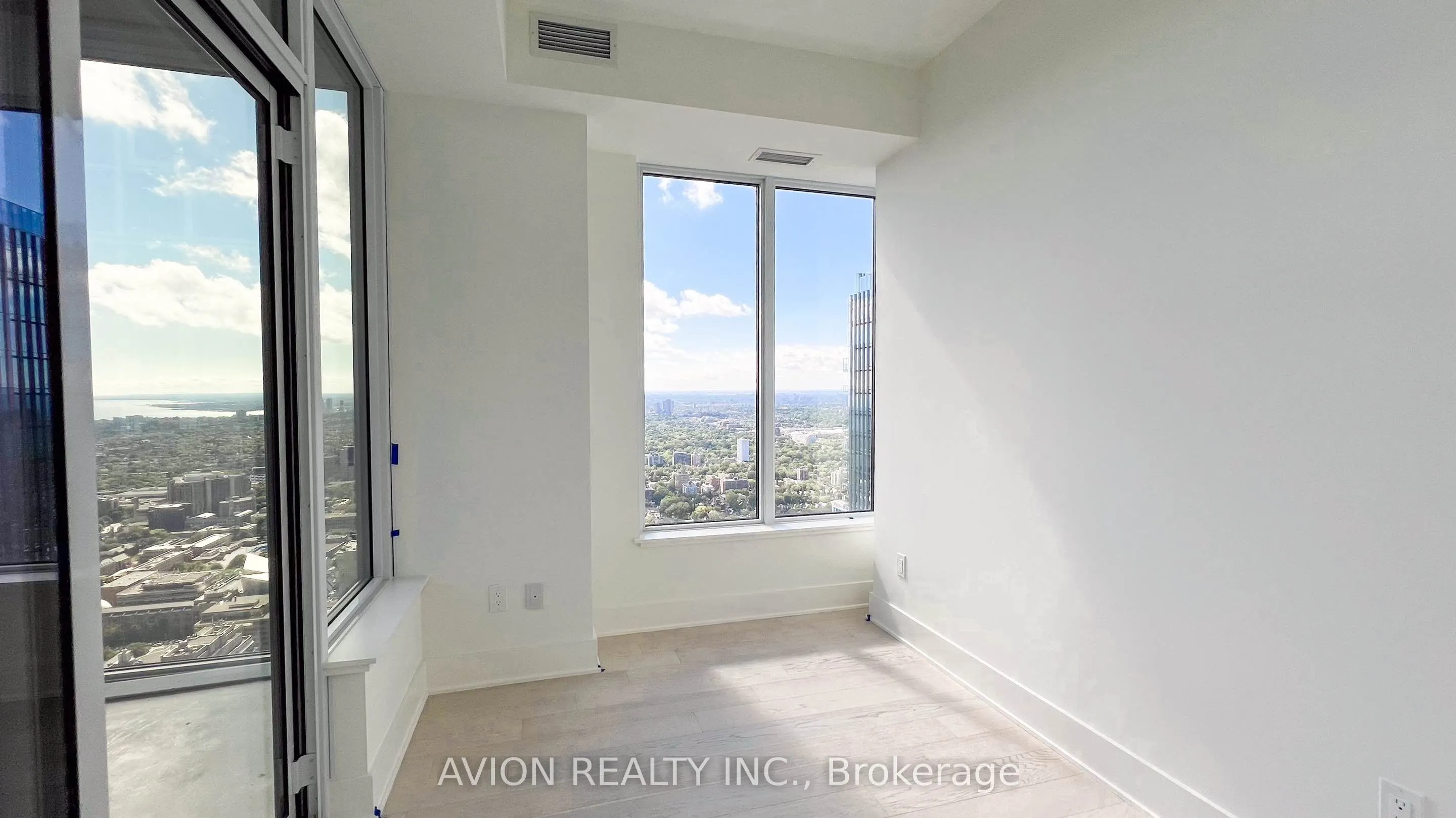 11 Yorkville Avenue, #09