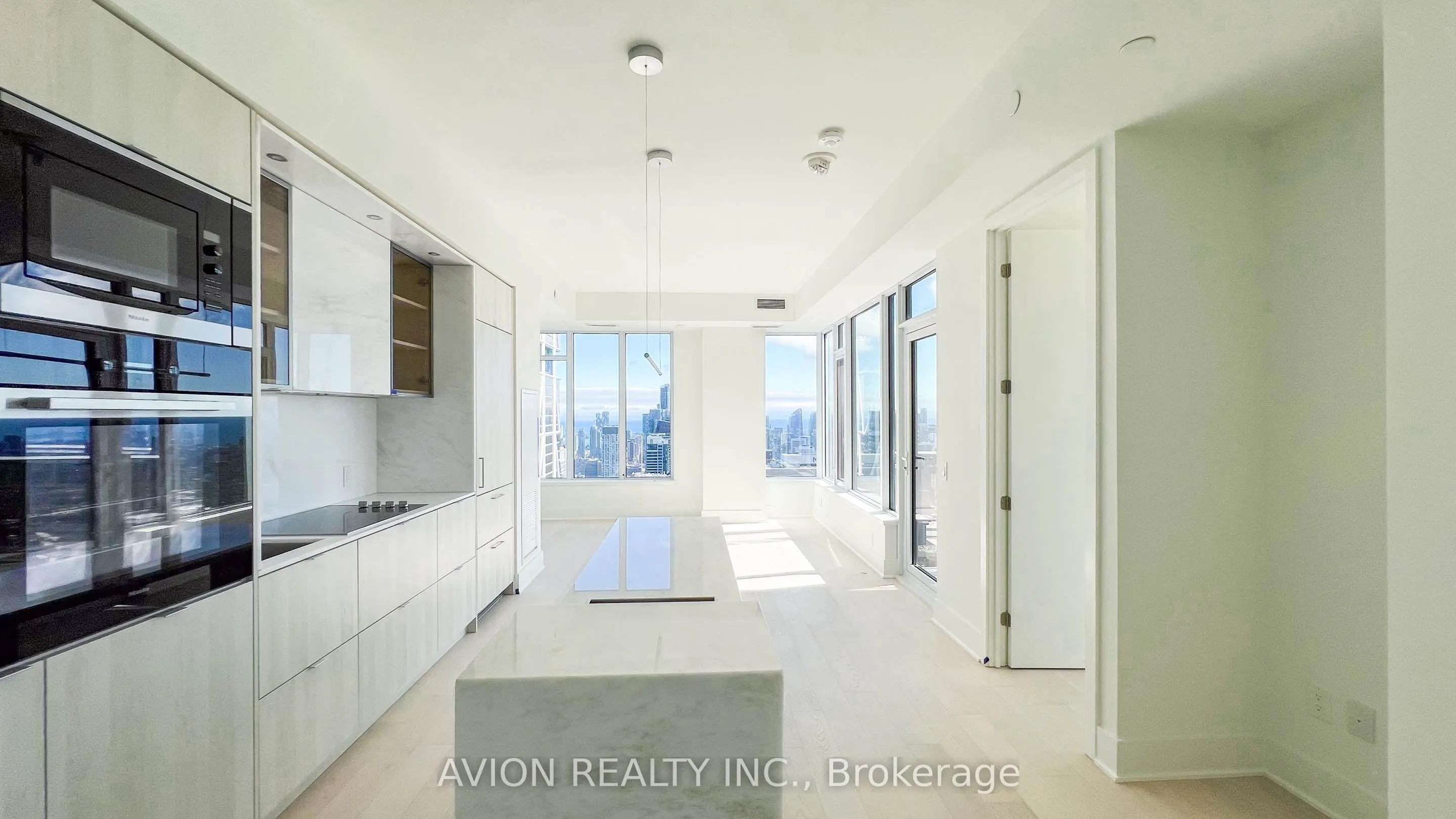 11 Yorkville Avenue, #09
