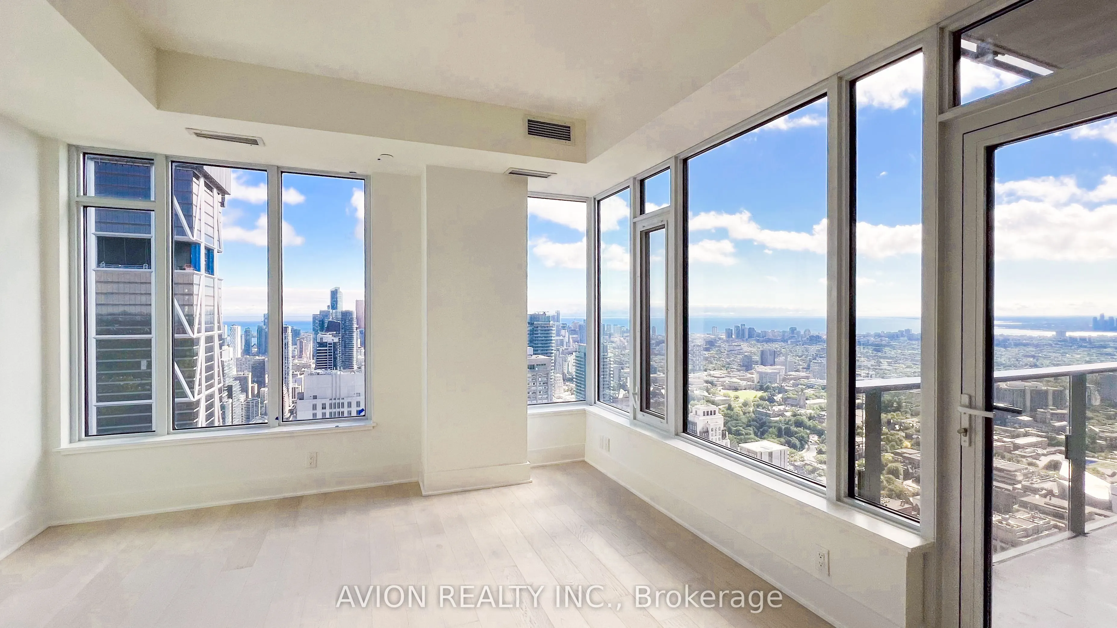11 Yorkville Avenue, #09