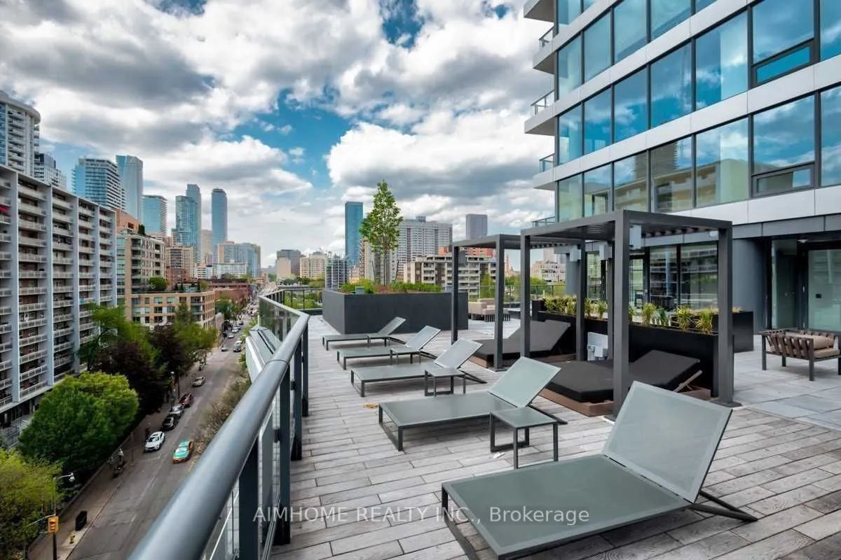 85 Wood Street, #3916