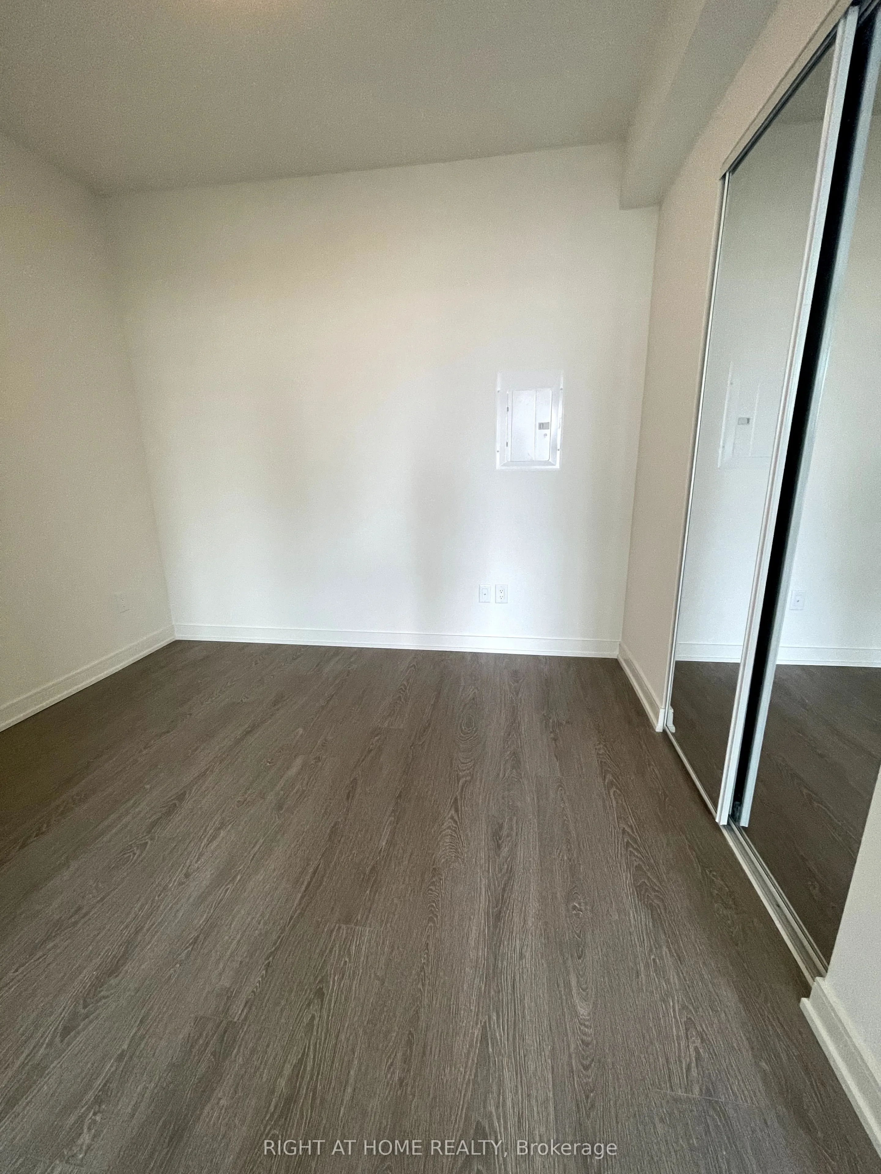 425 Front Street E, #507