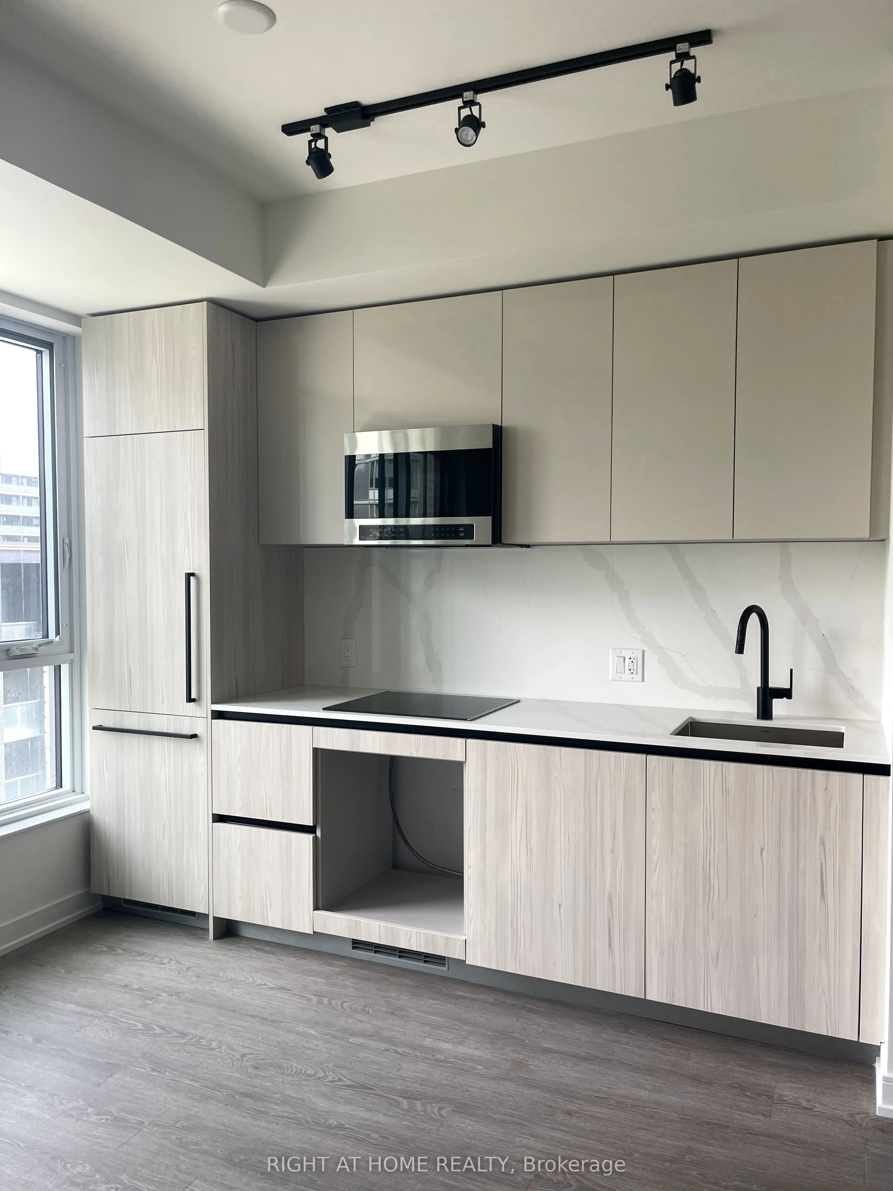425 Front Street E, #507