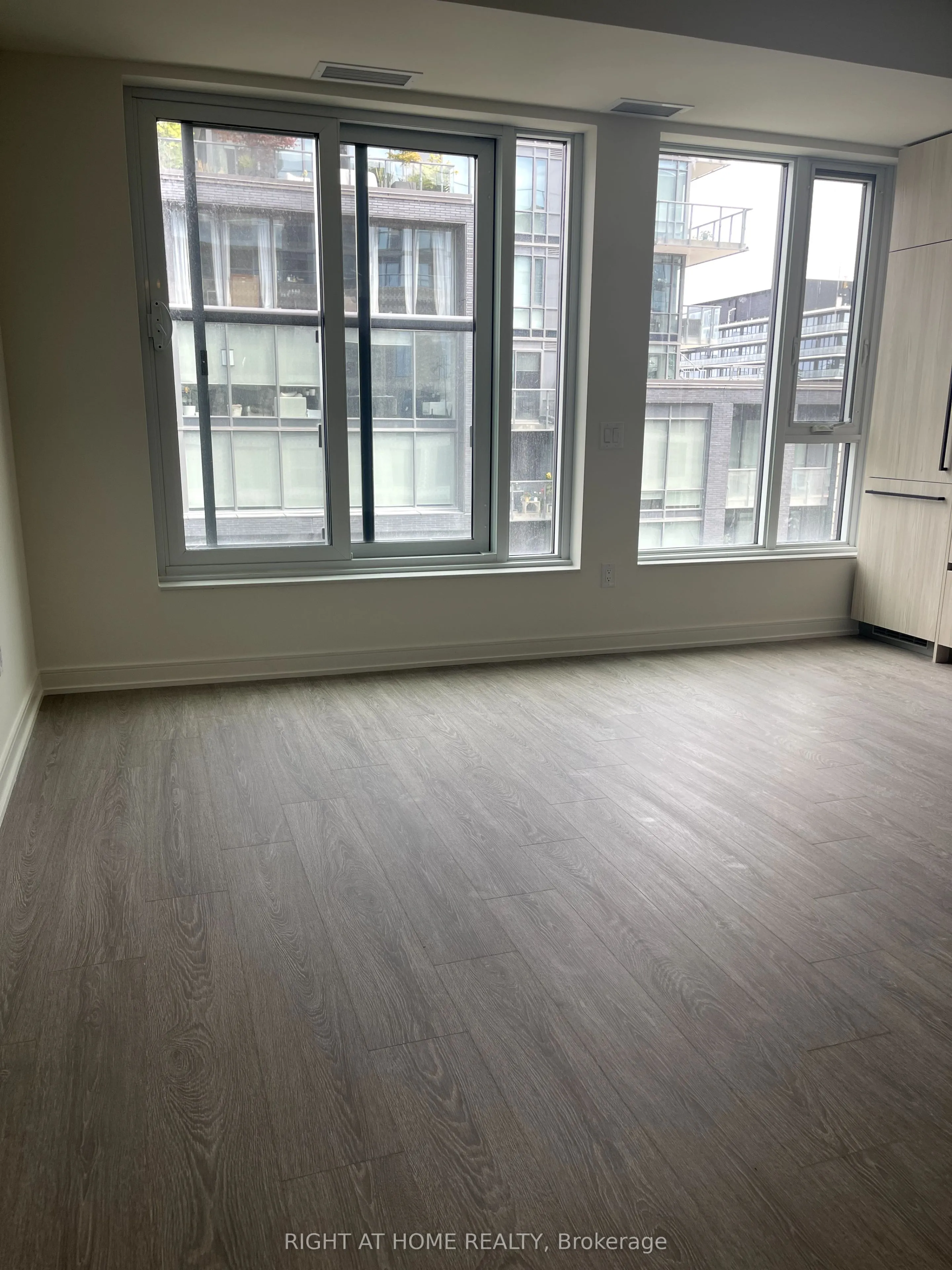 425 Front Street E, #507
